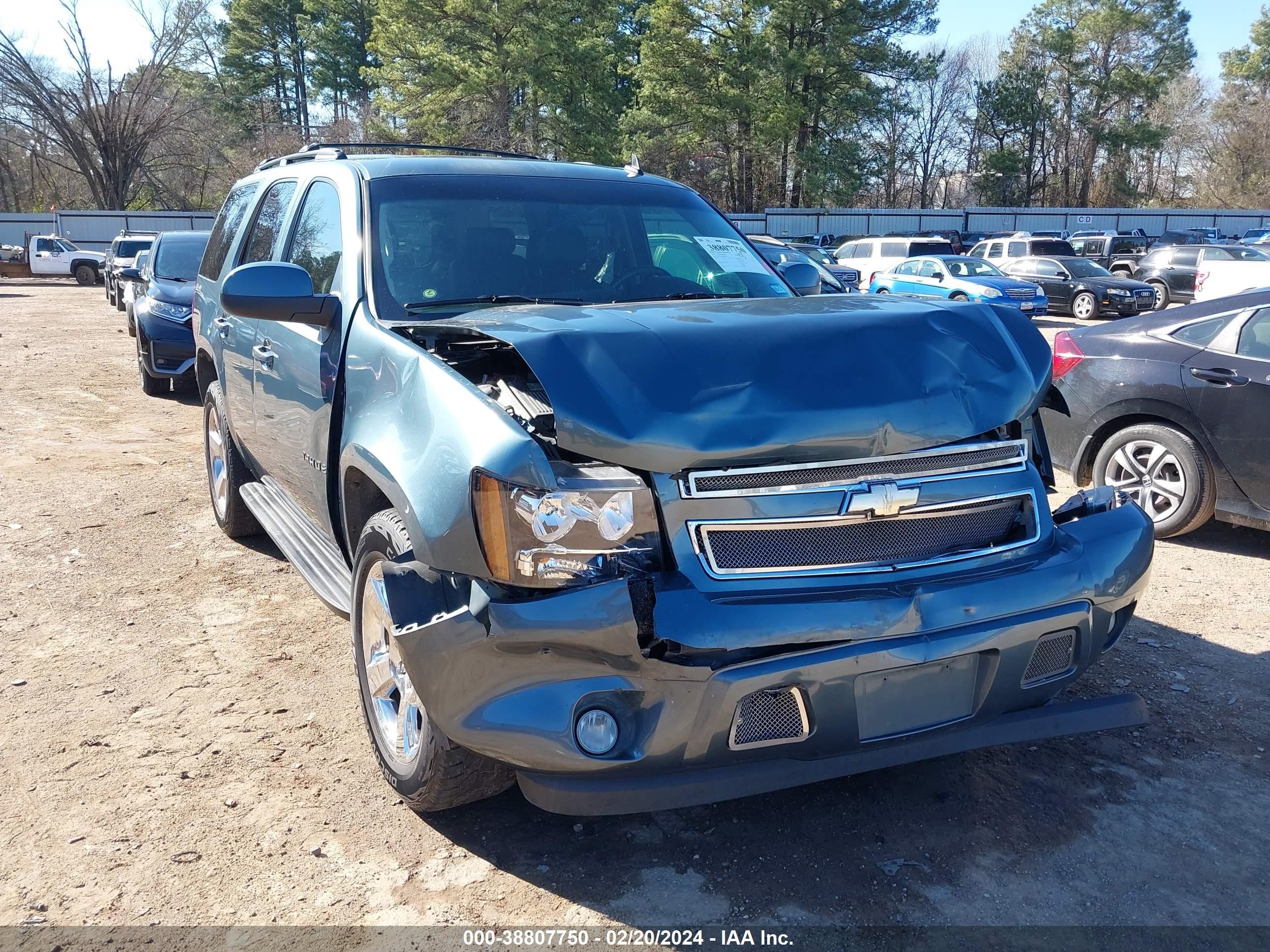 Photo 19 VIN: 1GNFC23009R136136 - CHEVROLET TAHOE 