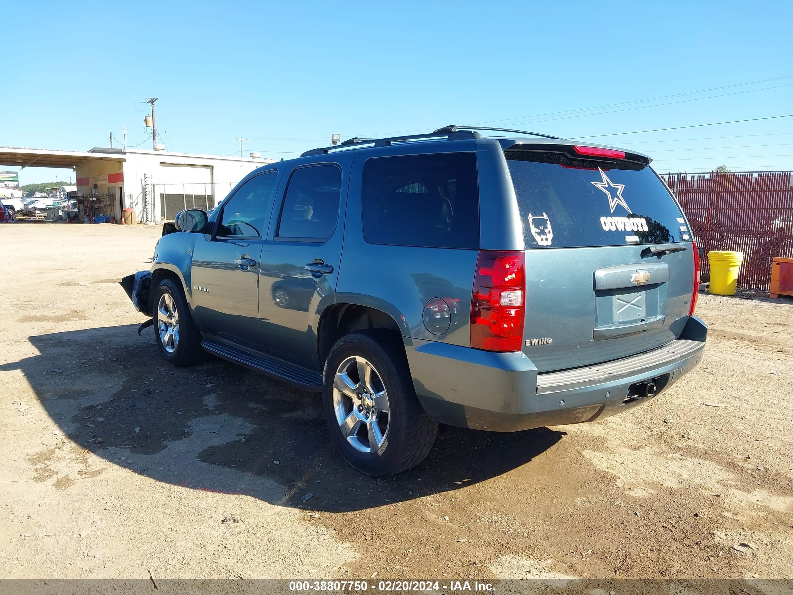 Photo 2 VIN: 1GNFC23009R136136 - CHEVROLET TAHOE 