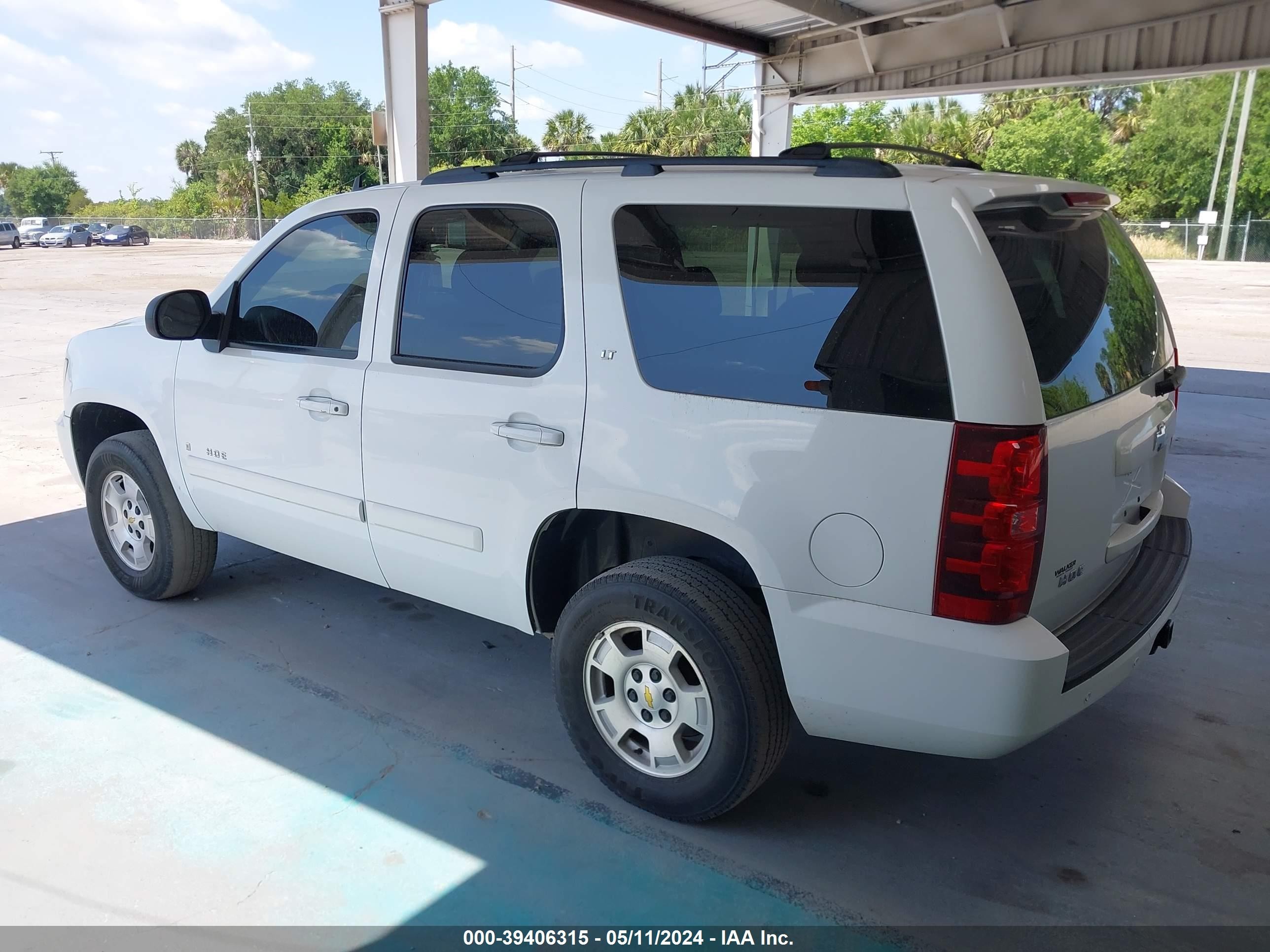 Photo 2 VIN: 1GNFC23029R152628 - CHEVROLET TAHOE 