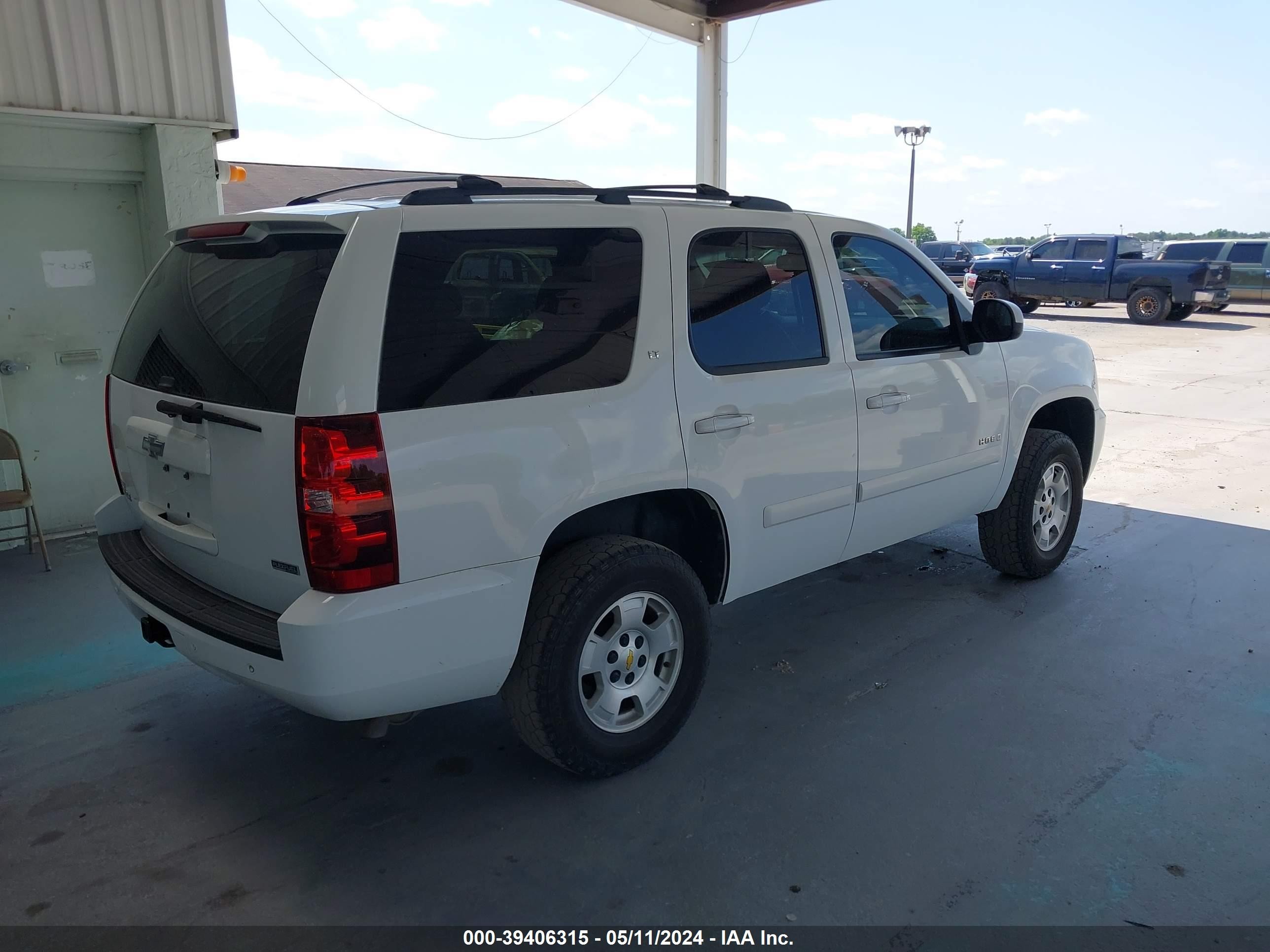 Photo 3 VIN: 1GNFC23029R152628 - CHEVROLET TAHOE 