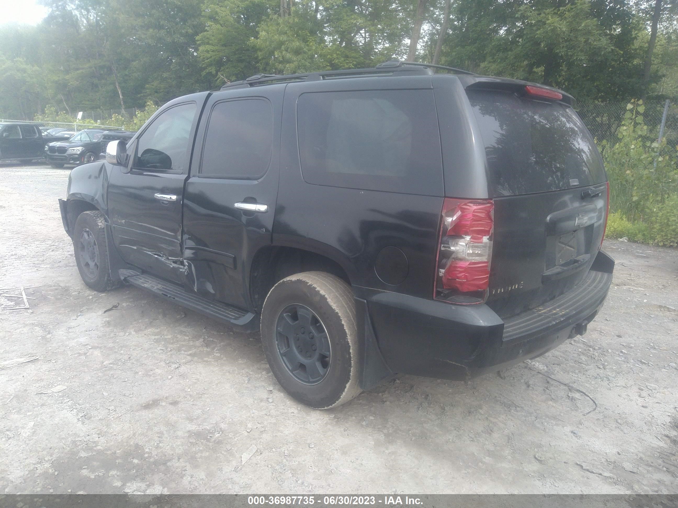 Photo 2 VIN: 1GNFC23029R298950 - CHEVROLET TAHOE 