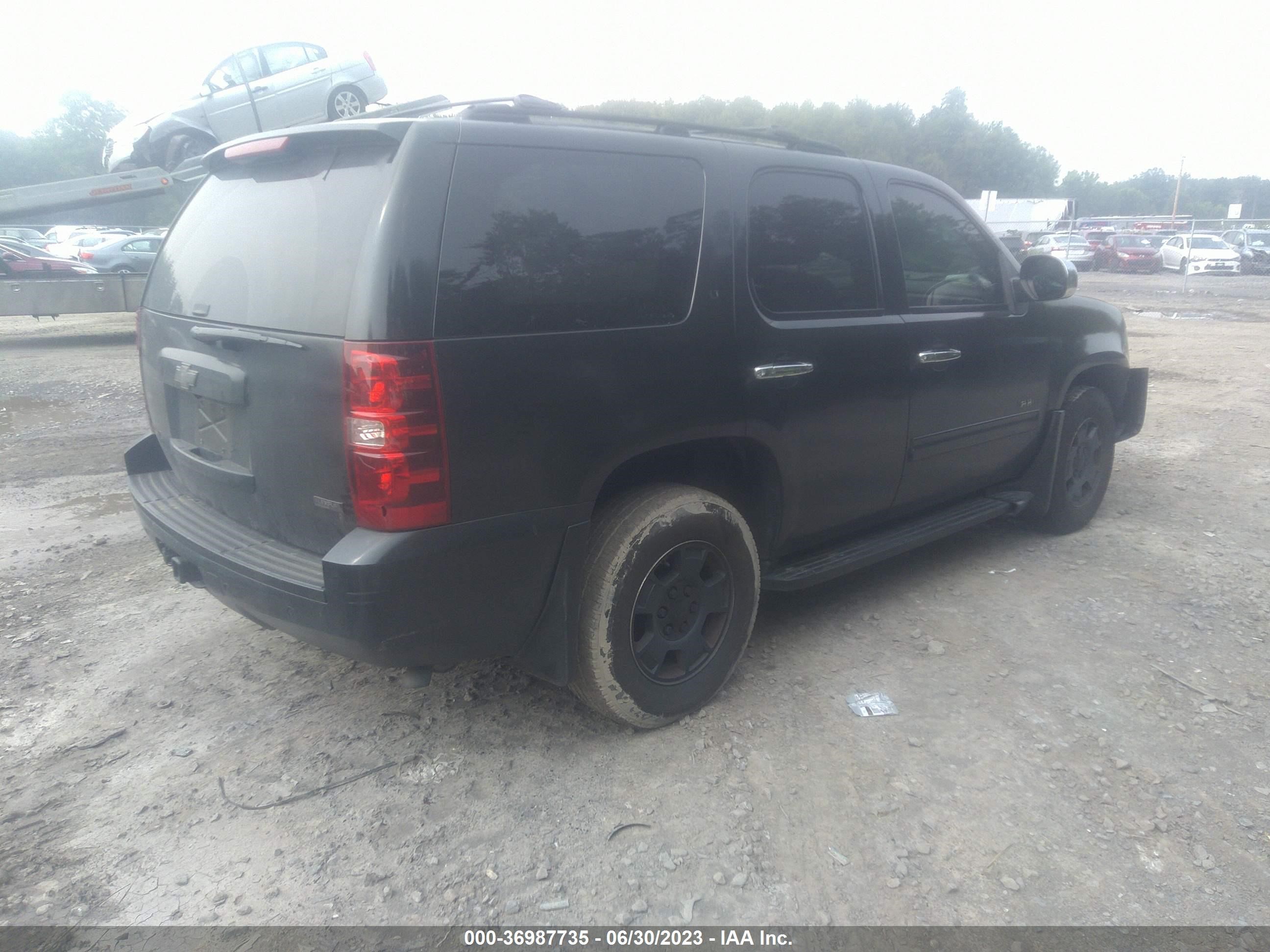 Photo 3 VIN: 1GNFC23029R298950 - CHEVROLET TAHOE 