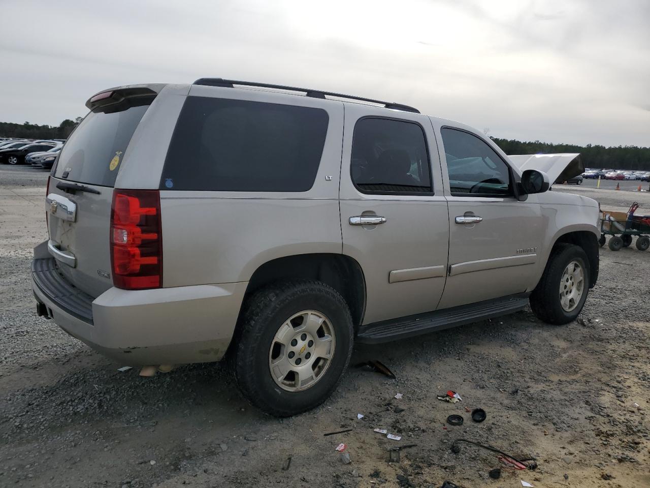 Photo 2 VIN: 1GNFC23039R172757 - CHEVROLET TAHOE 