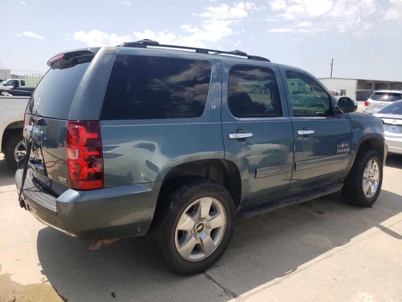 Photo 2 VIN: 1GNFC23049R282913 - CHEVROLET TAHOE 