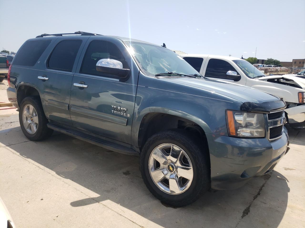 Photo 3 VIN: 1GNFC23049R282913 - CHEVROLET TAHOE 