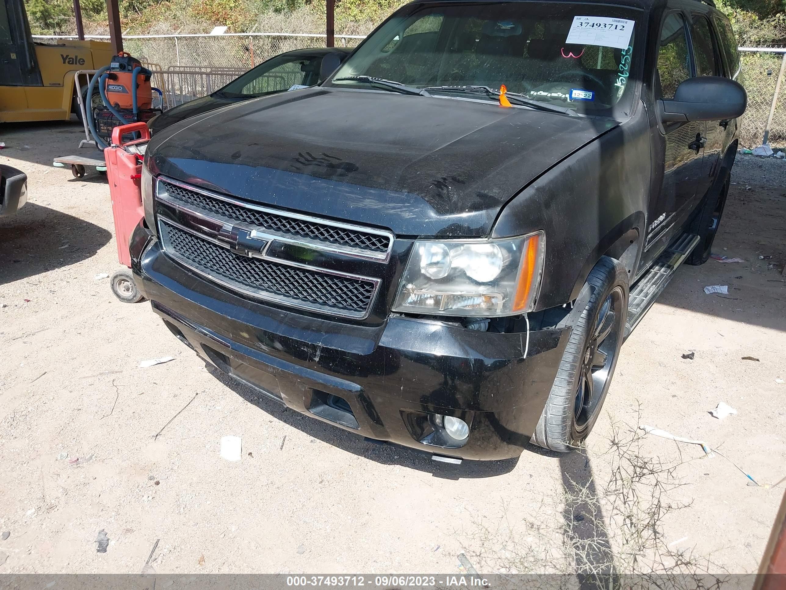 Photo 5 VIN: 1GNFC23099R156255 - CHEVROLET TAHOE 