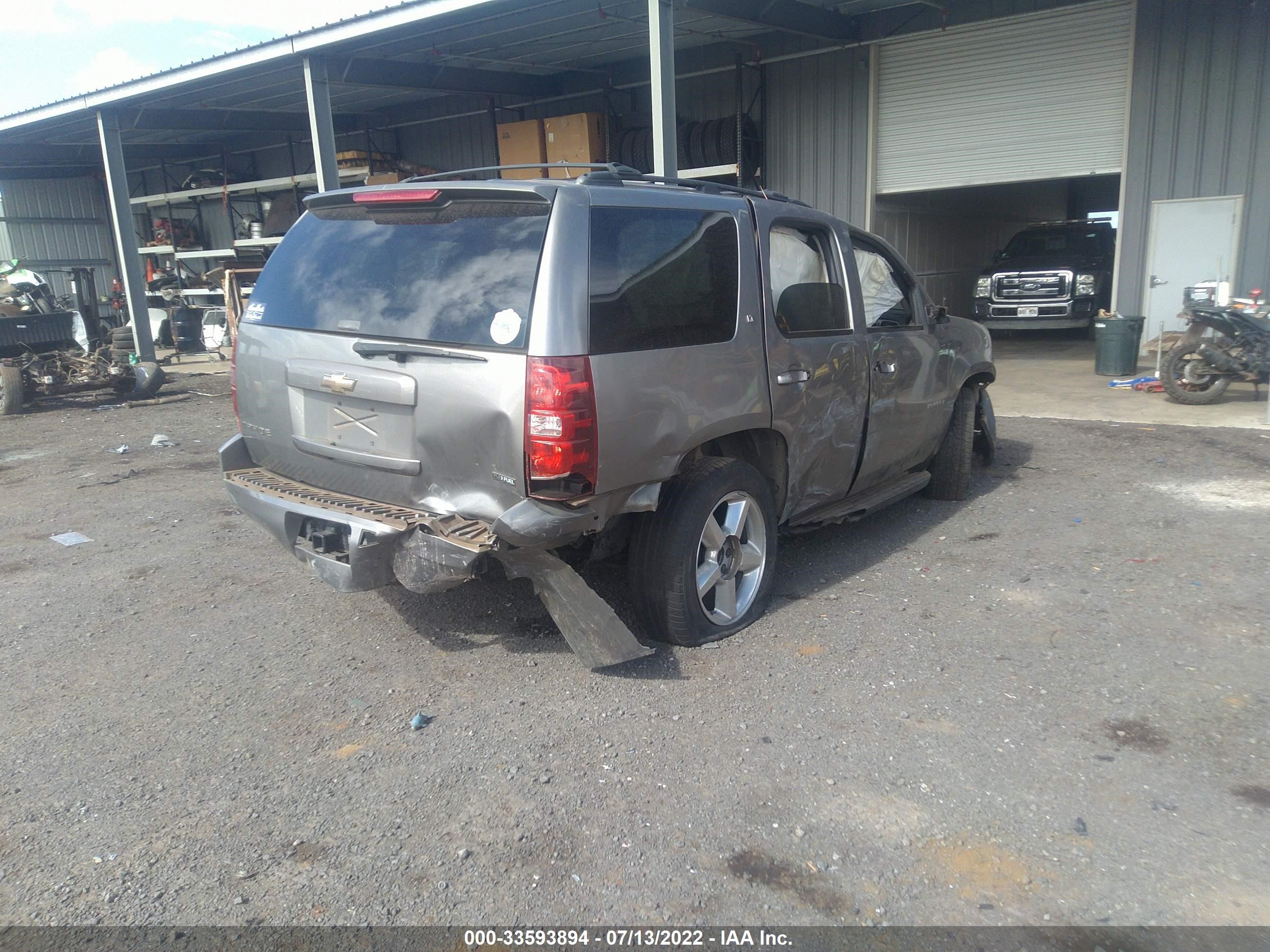 Photo 3 VIN: 1GNFC23099R221458 - CHEVROLET TAHOE 