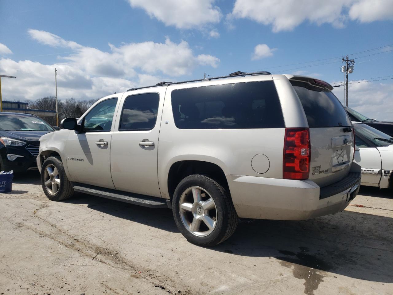 Photo 1 VIN: 1GNFC26019R273257 - CHEVROLET SUBURBAN 