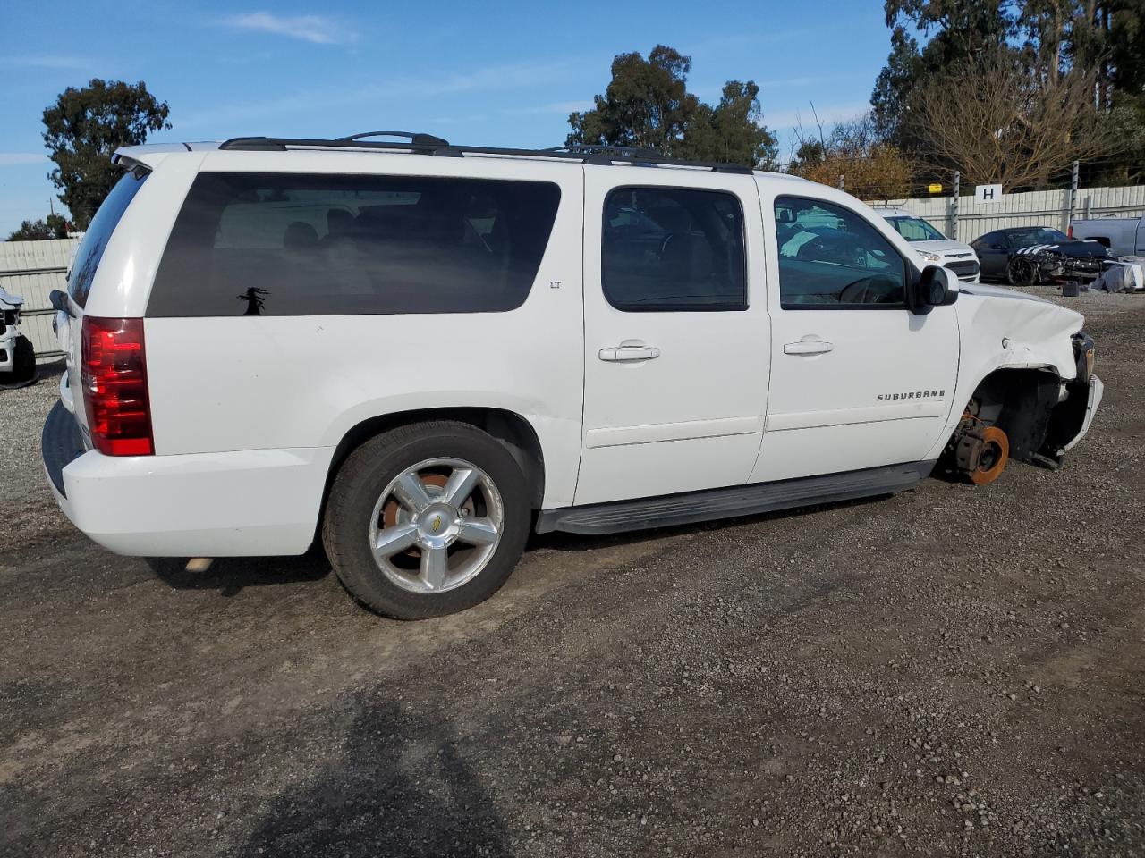 Photo 2 VIN: 1GNFC260X9J122965 - CHEVROLET SUBURBAN 