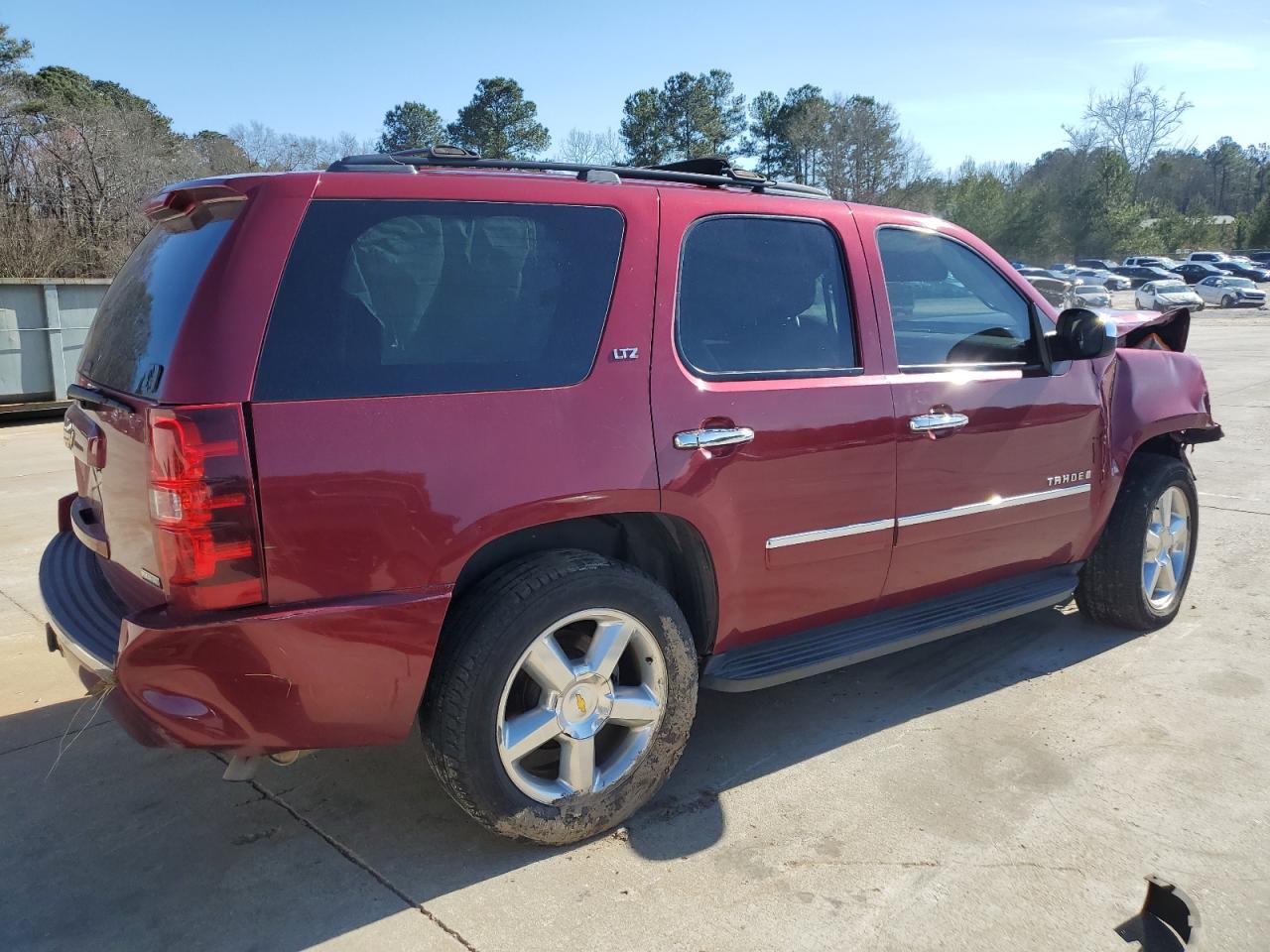 Photo 2 VIN: 1GNFC33049R205741 - CHEVROLET TAHOE 