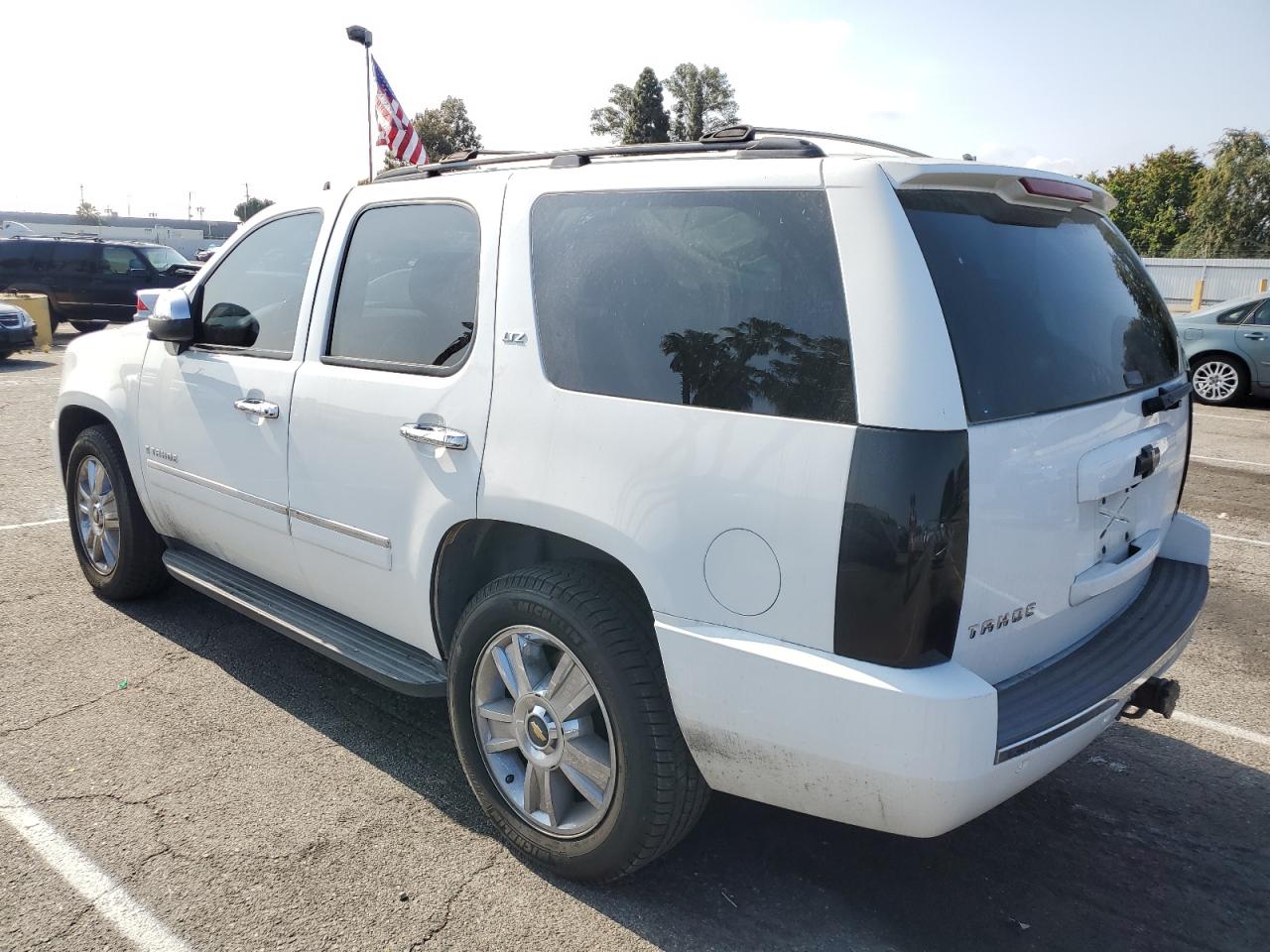 Photo 1 VIN: 1GNFC33299R136451 - CHEVROLET TAHOE 