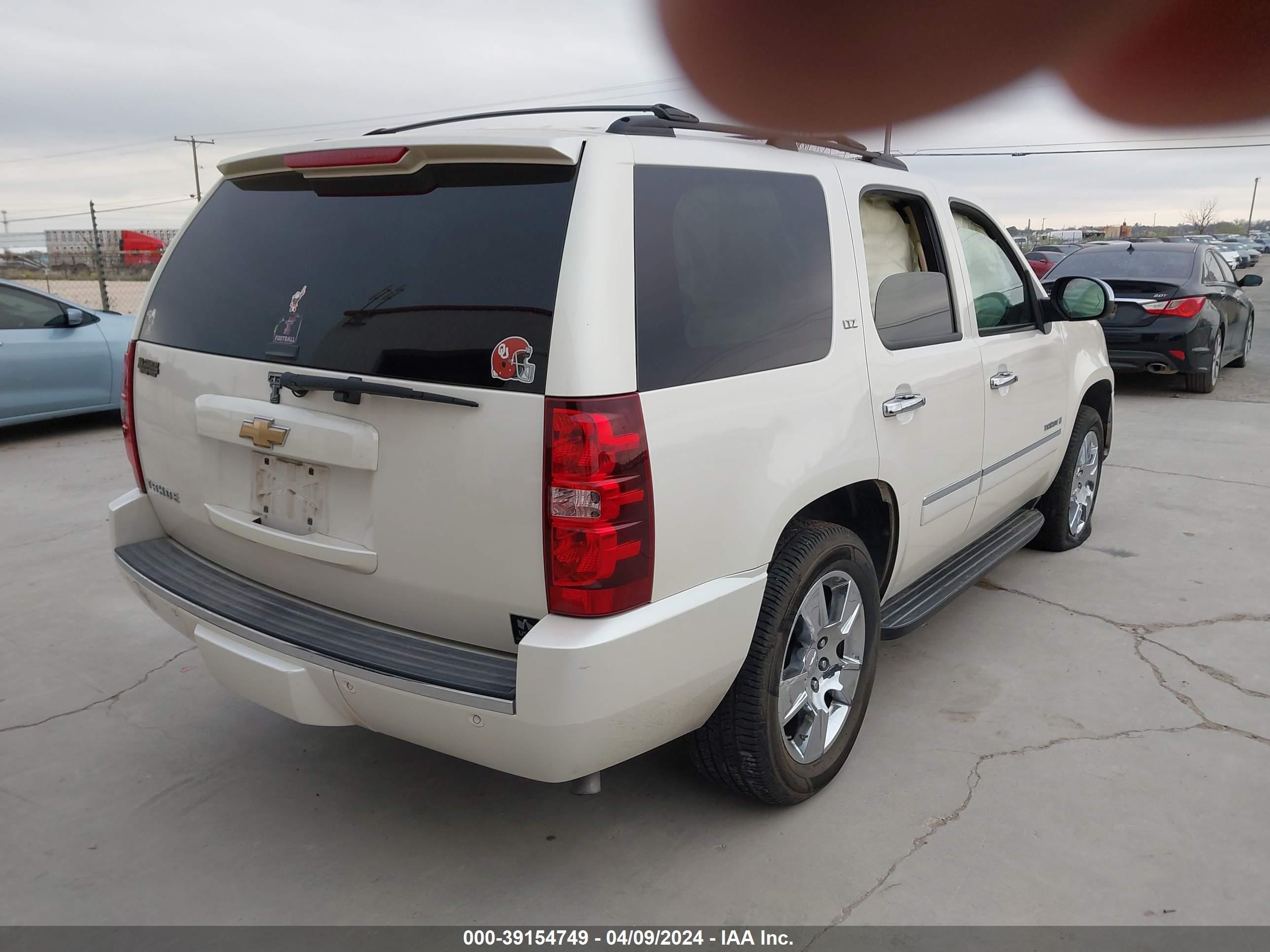 Photo 3 VIN: 1GNFC33J59R166344 - CHEVROLET TAHOE 