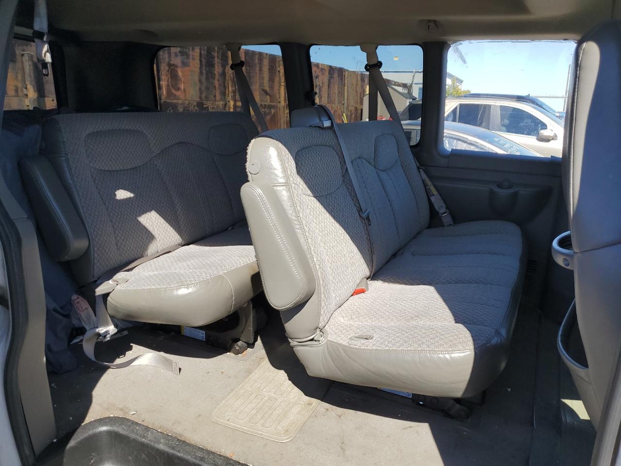 Photo 10 VIN: 1GNFG15T351154371 - CHEVROLET EXPRESS 