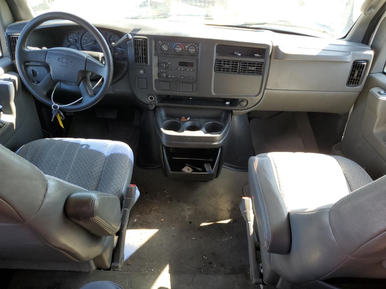 Photo 7 VIN: 1GNFG15T351154371 - CHEVROLET EXPRESS 