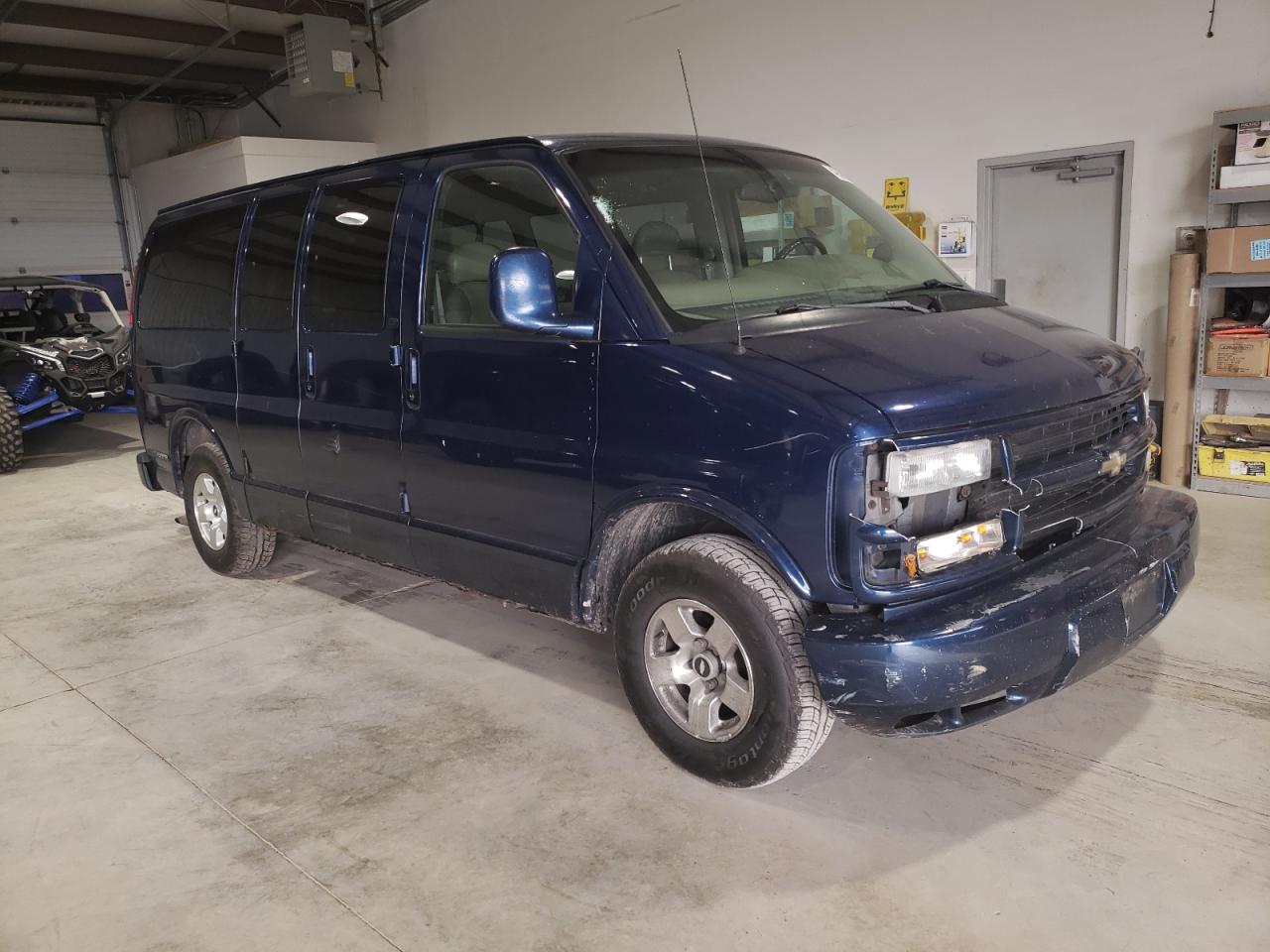 Photo 3 VIN: 1GNFG65R111223098 - CHEVROLET EXPRESS 