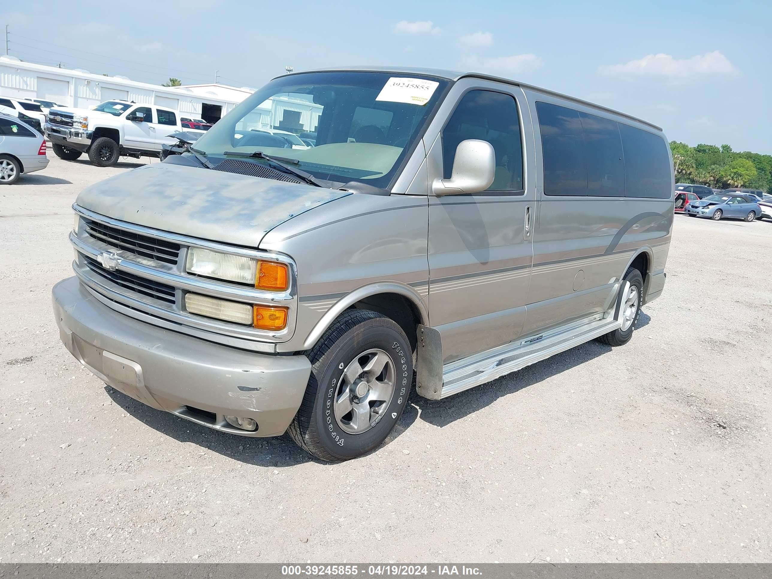 Photo 1 VIN: 1GNFG65R311221384 - CHEVROLET EXPRESS 