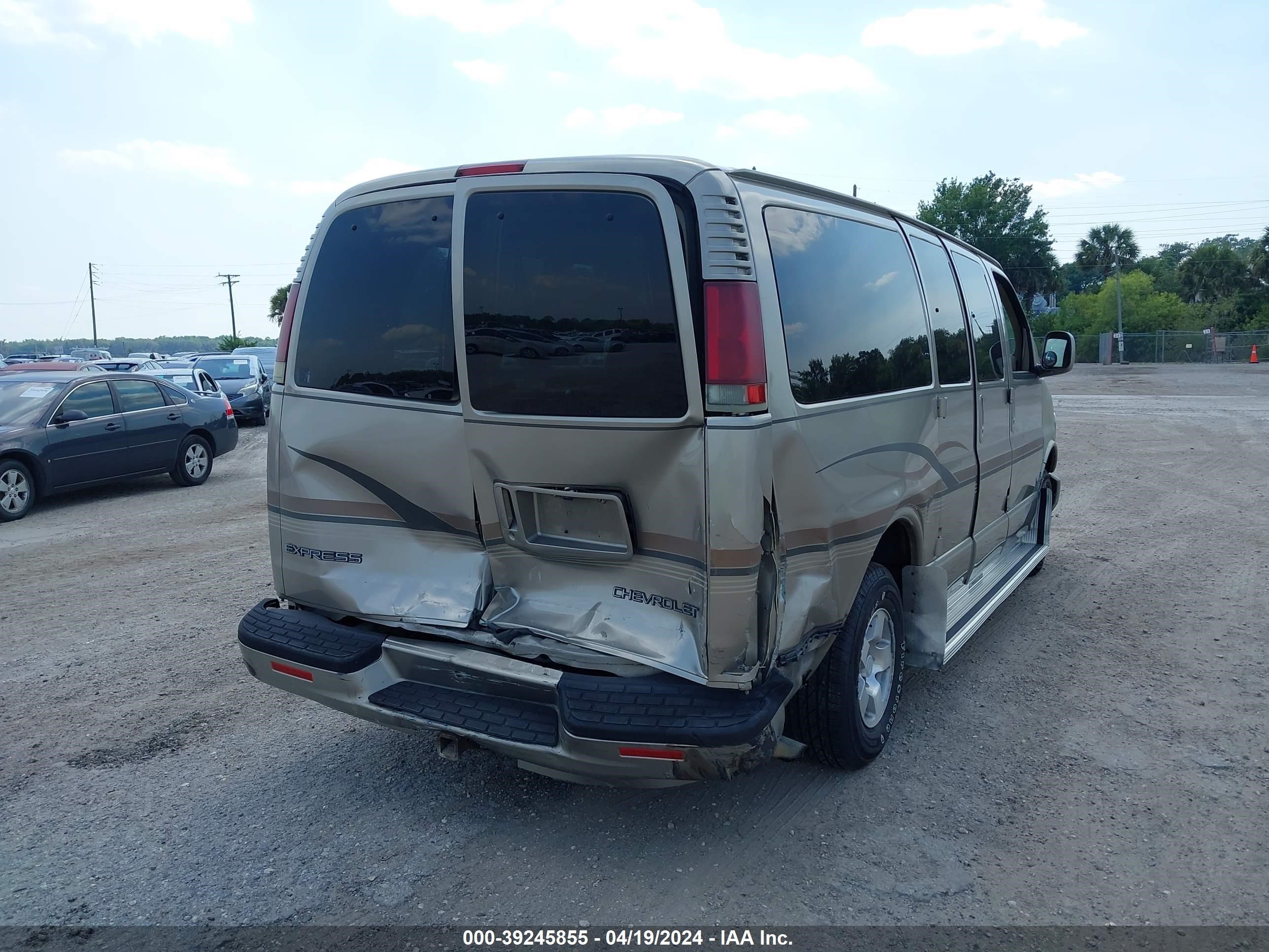 Photo 15 VIN: 1GNFG65R311221384 - CHEVROLET EXPRESS 