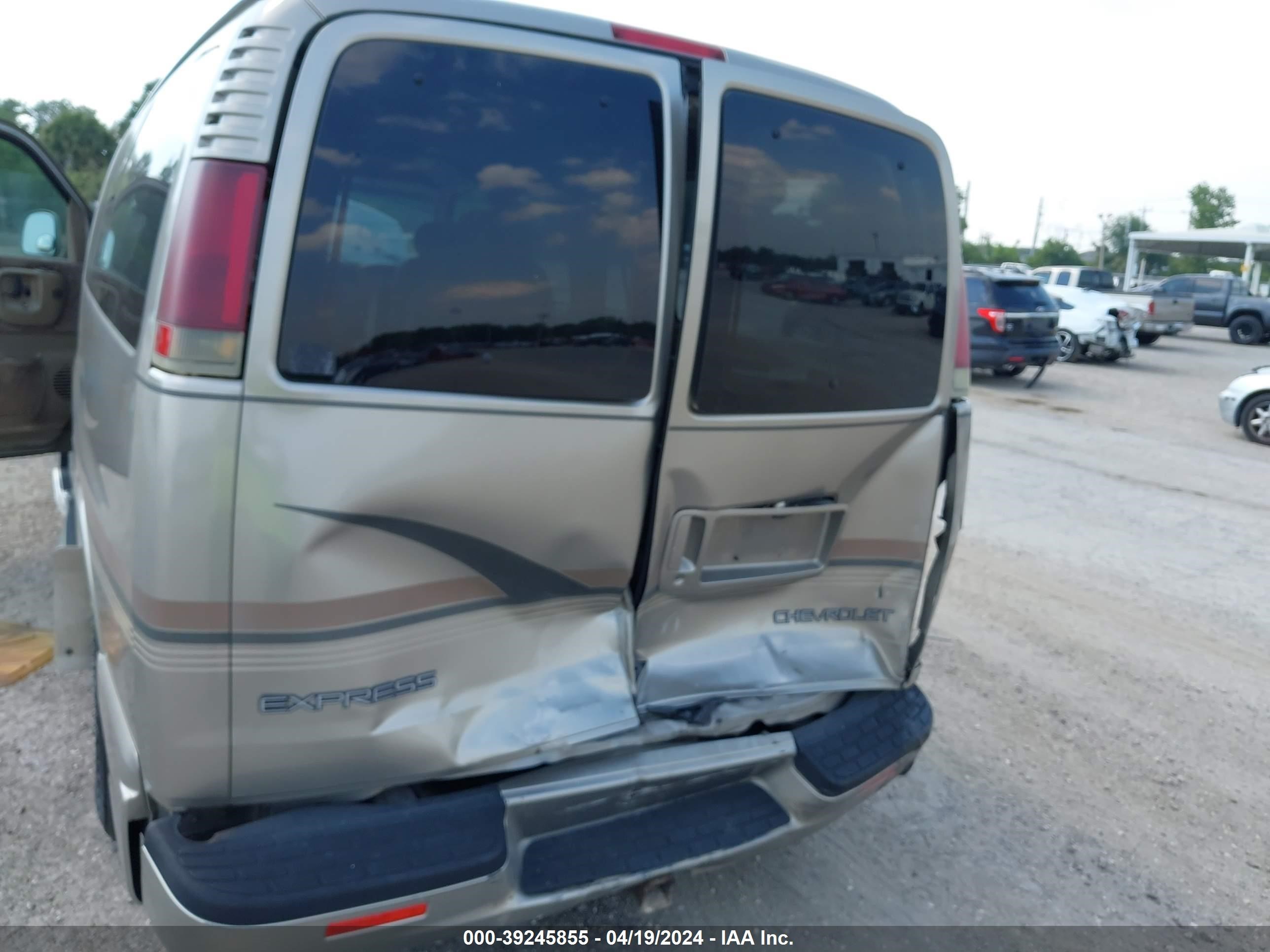 Photo 5 VIN: 1GNFG65R311221384 - CHEVROLET EXPRESS 