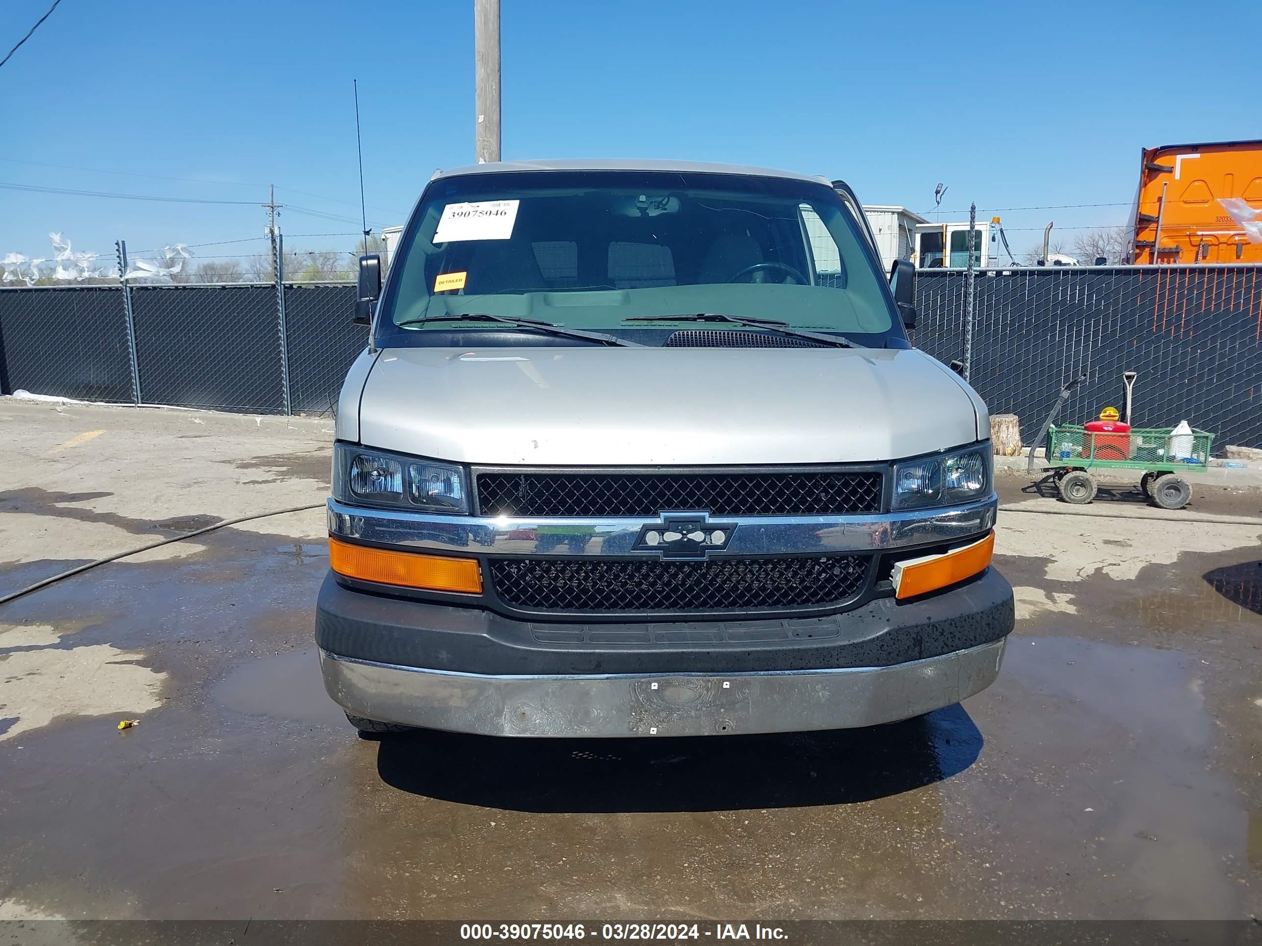 Photo 12 VIN: 1GNFH15TX51108145 - CHEVROLET EXPRESS 