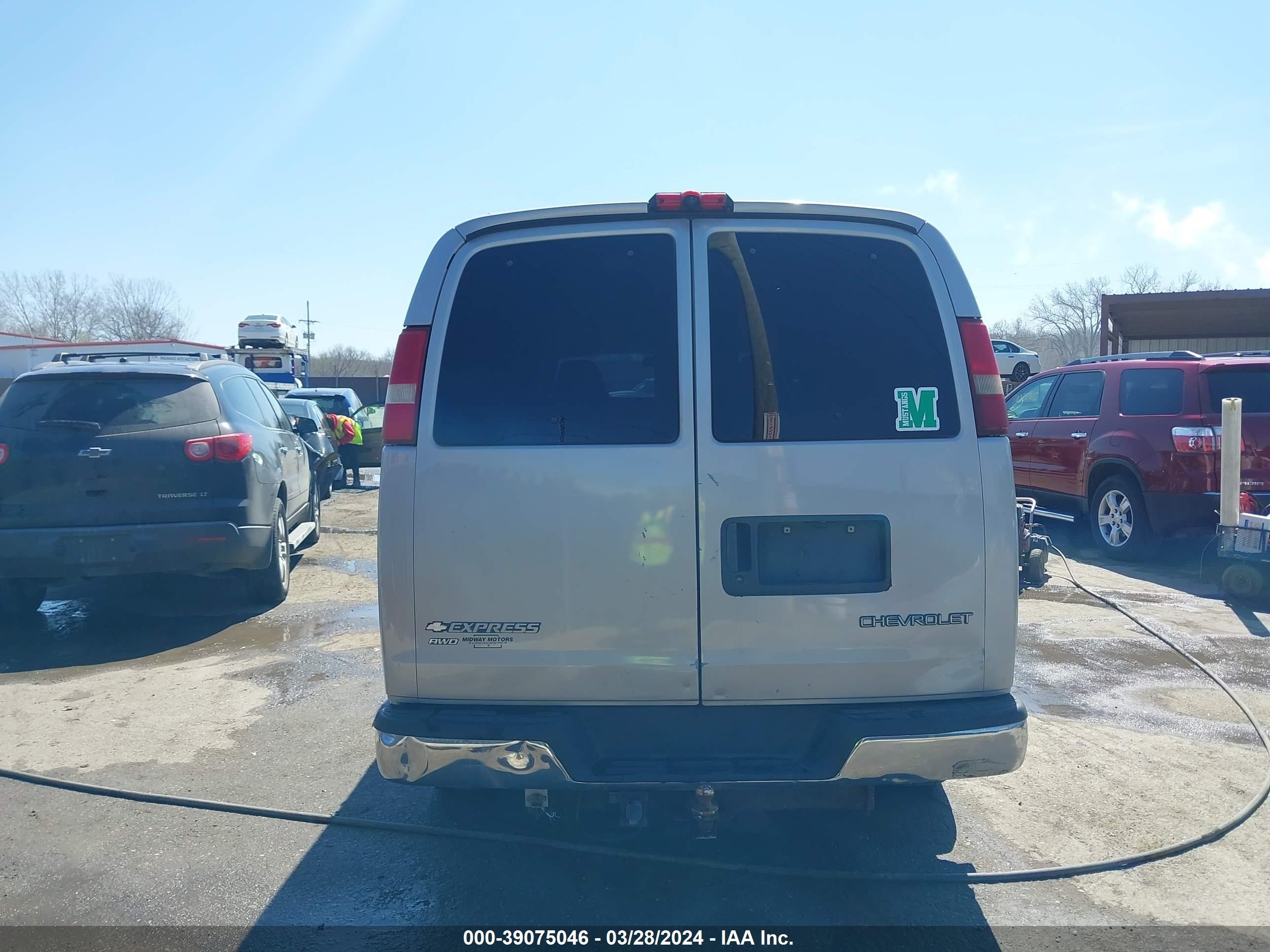 Photo 16 VIN: 1GNFH15TX51108145 - CHEVROLET EXPRESS 