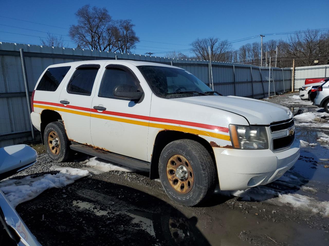 Photo 3 VIN: 1GNFK03039R135568 - CHEVROLET TAHOE 