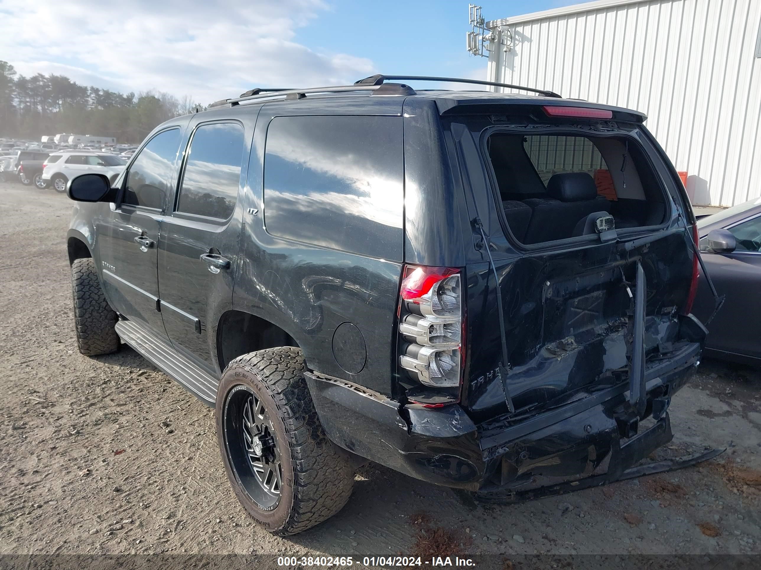 Photo 2 VIN: 1GNFK13007R249238 - CHEVROLET TAHOE 