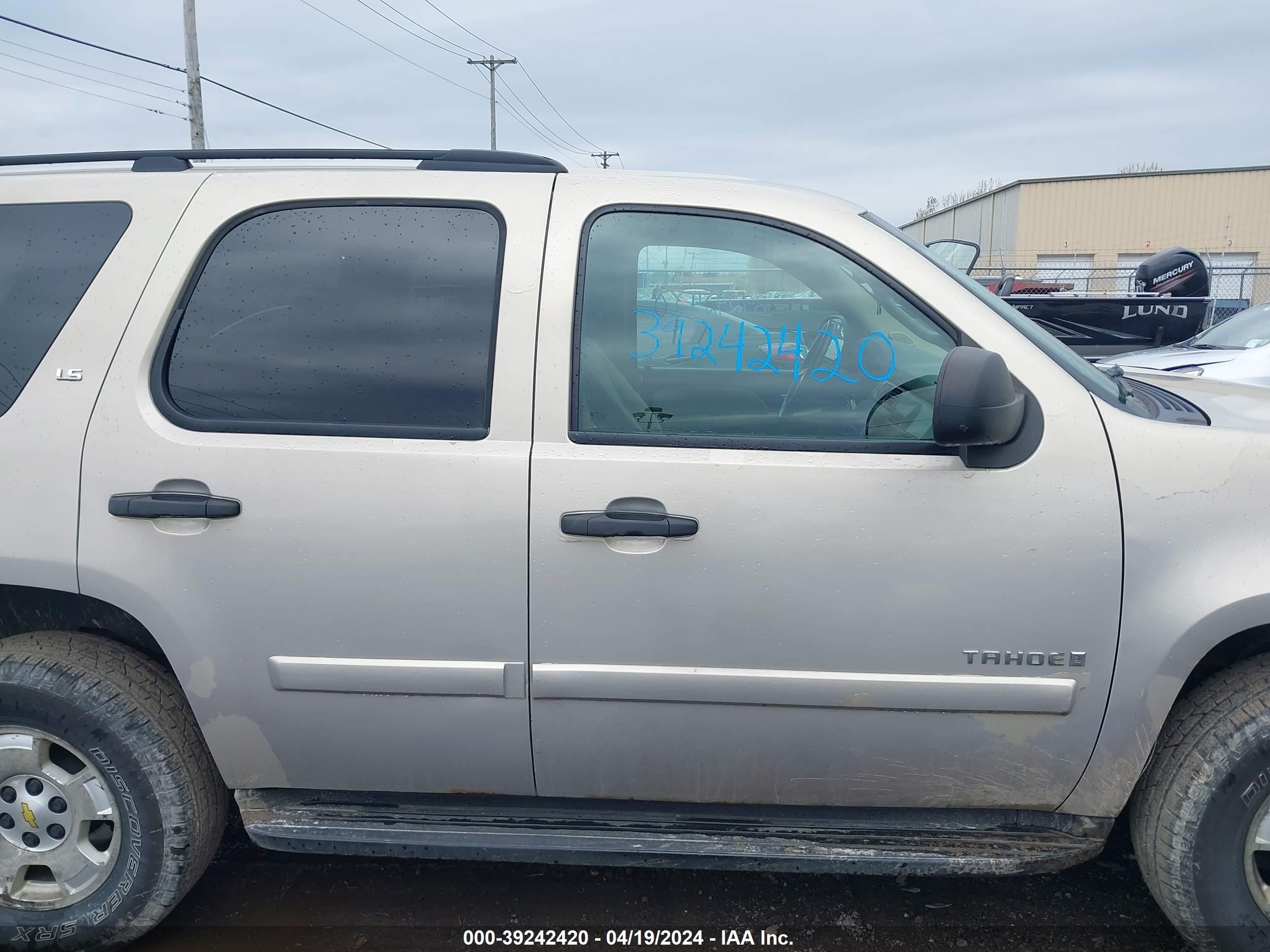 Photo 12 VIN: 1GNFK13008R258149 - CHEVROLET TAHOE 