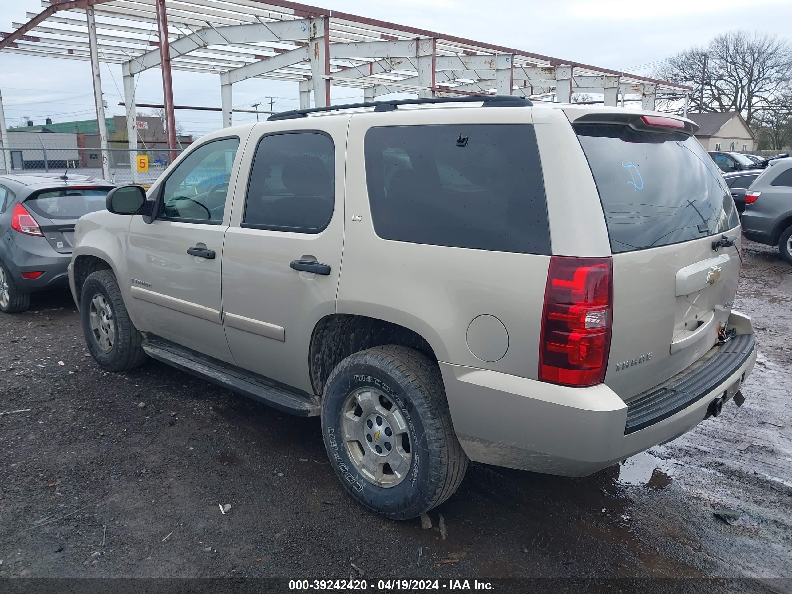 Photo 2 VIN: 1GNFK13008R258149 - CHEVROLET TAHOE 