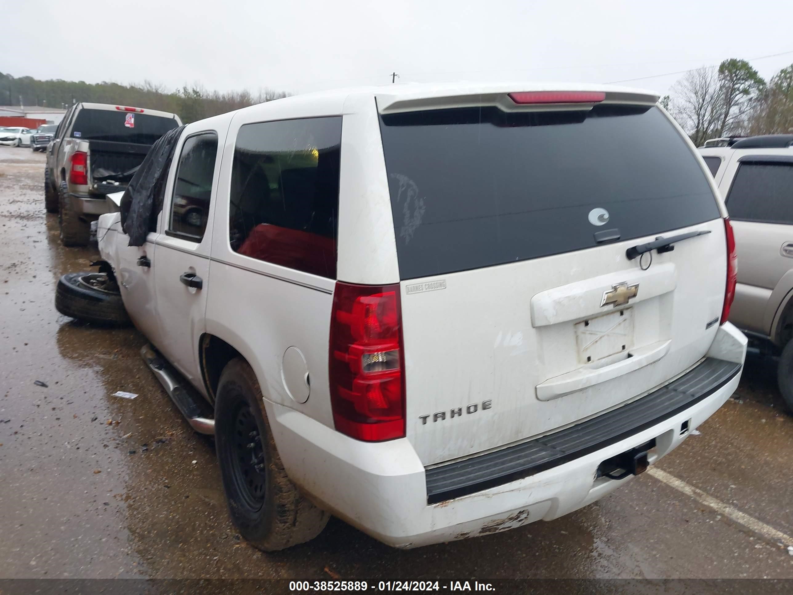 Photo 2 VIN: 1GNFK13009R267497 - CHEVROLET TAHOE 