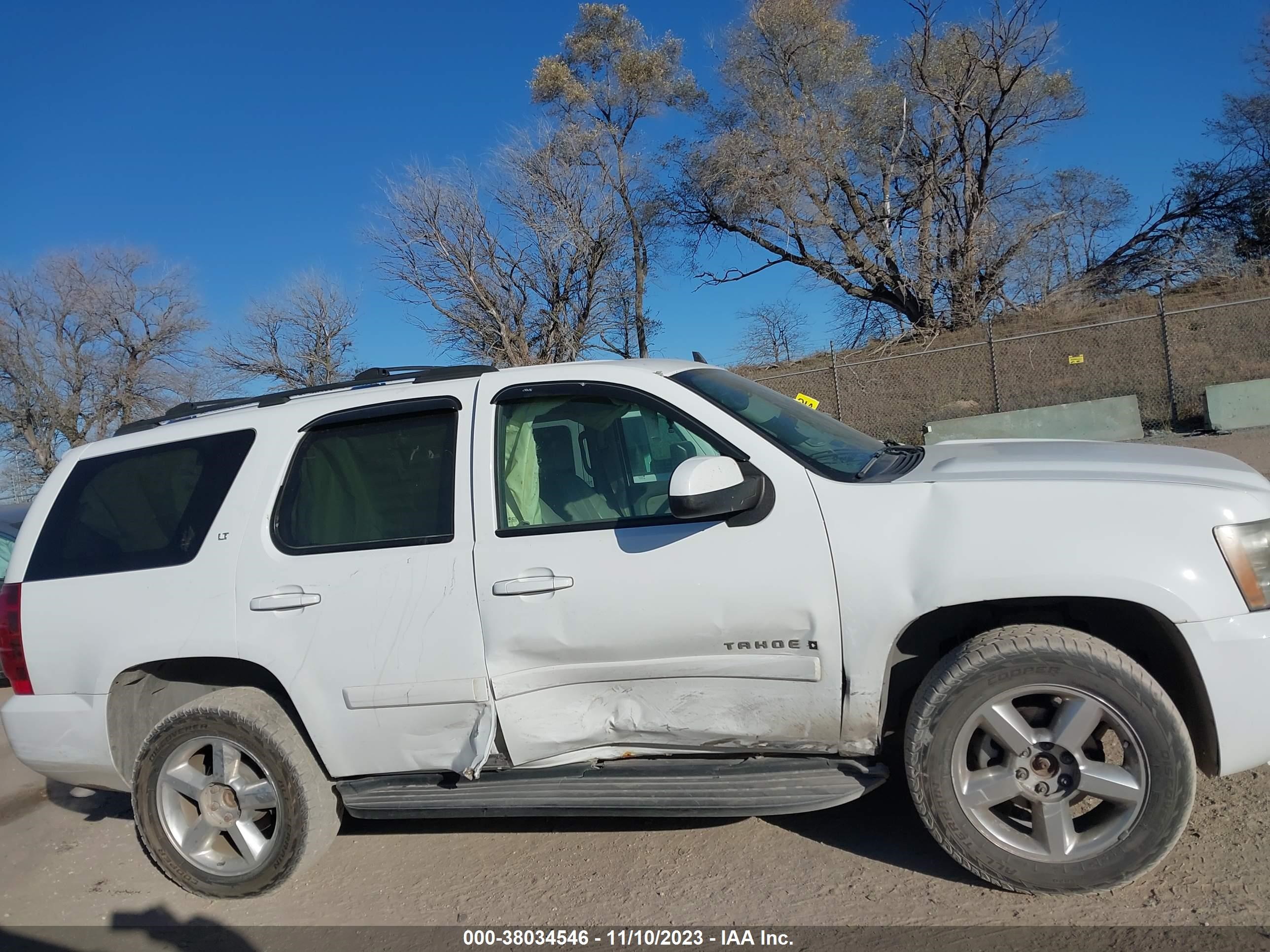 Photo 12 VIN: 1GNFK13017J124862 - CHEVROLET TAHOE 