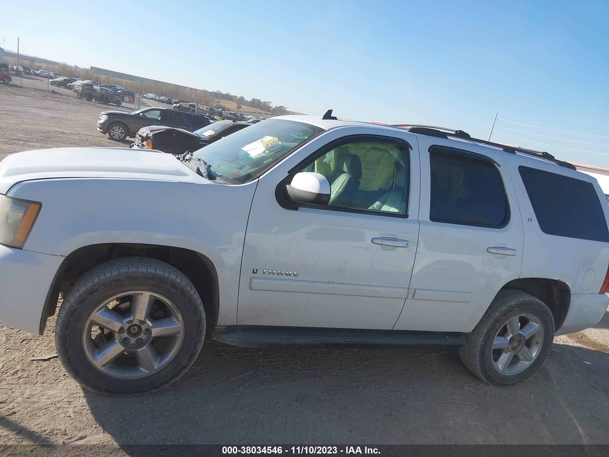 Photo 13 VIN: 1GNFK13017J124862 - CHEVROLET TAHOE 