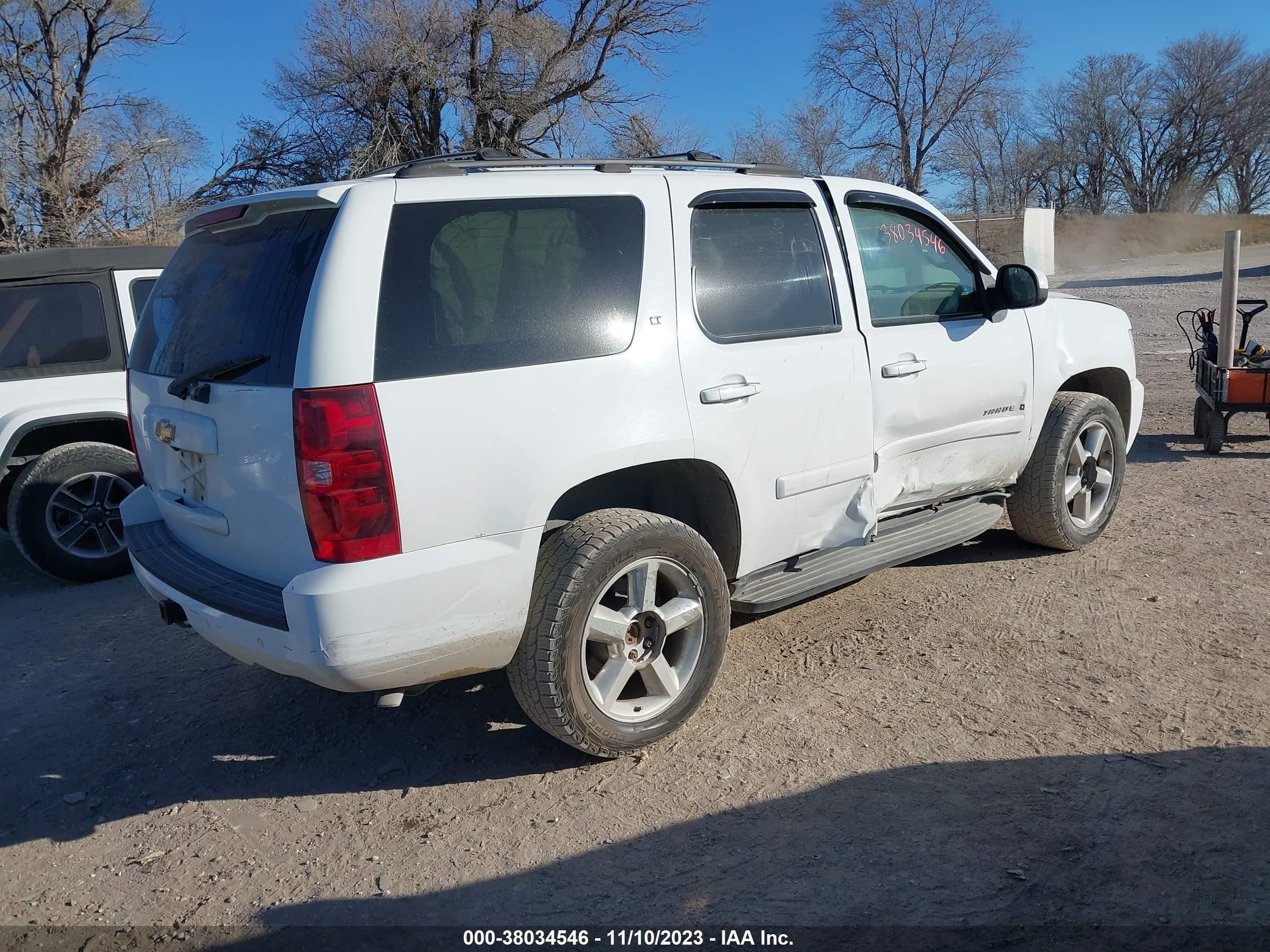 Photo 3 VIN: 1GNFK13017J124862 - CHEVROLET TAHOE 