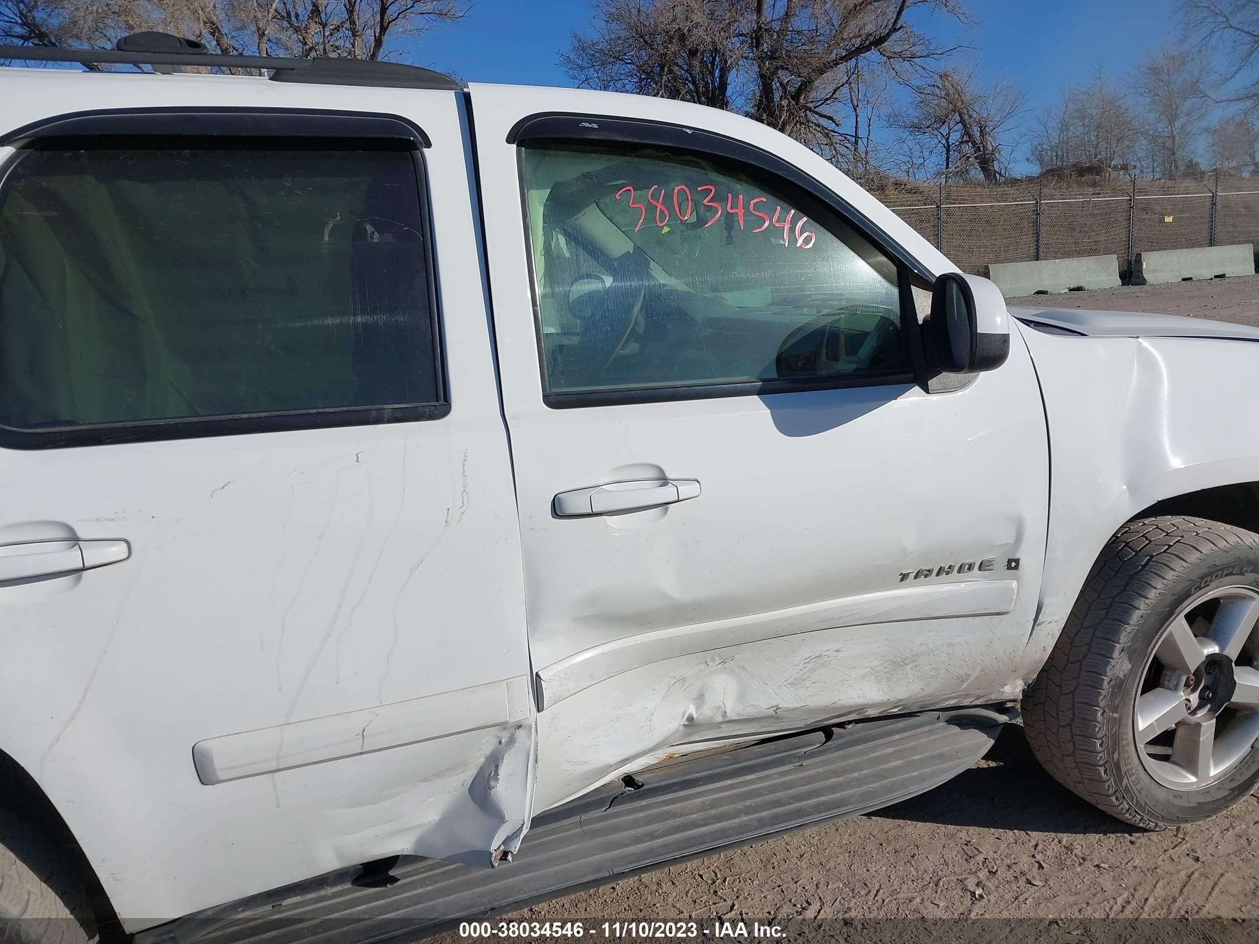 Photo 5 VIN: 1GNFK13017J124862 - CHEVROLET TAHOE 