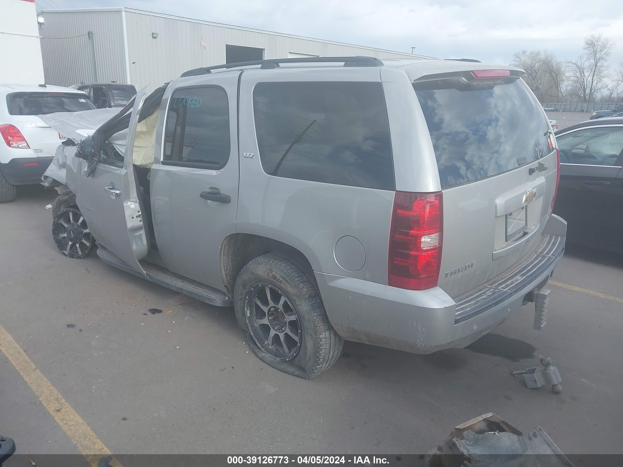 Photo 2 VIN: 1GNFK13017J374148 - CHEVROLET TAHOE 