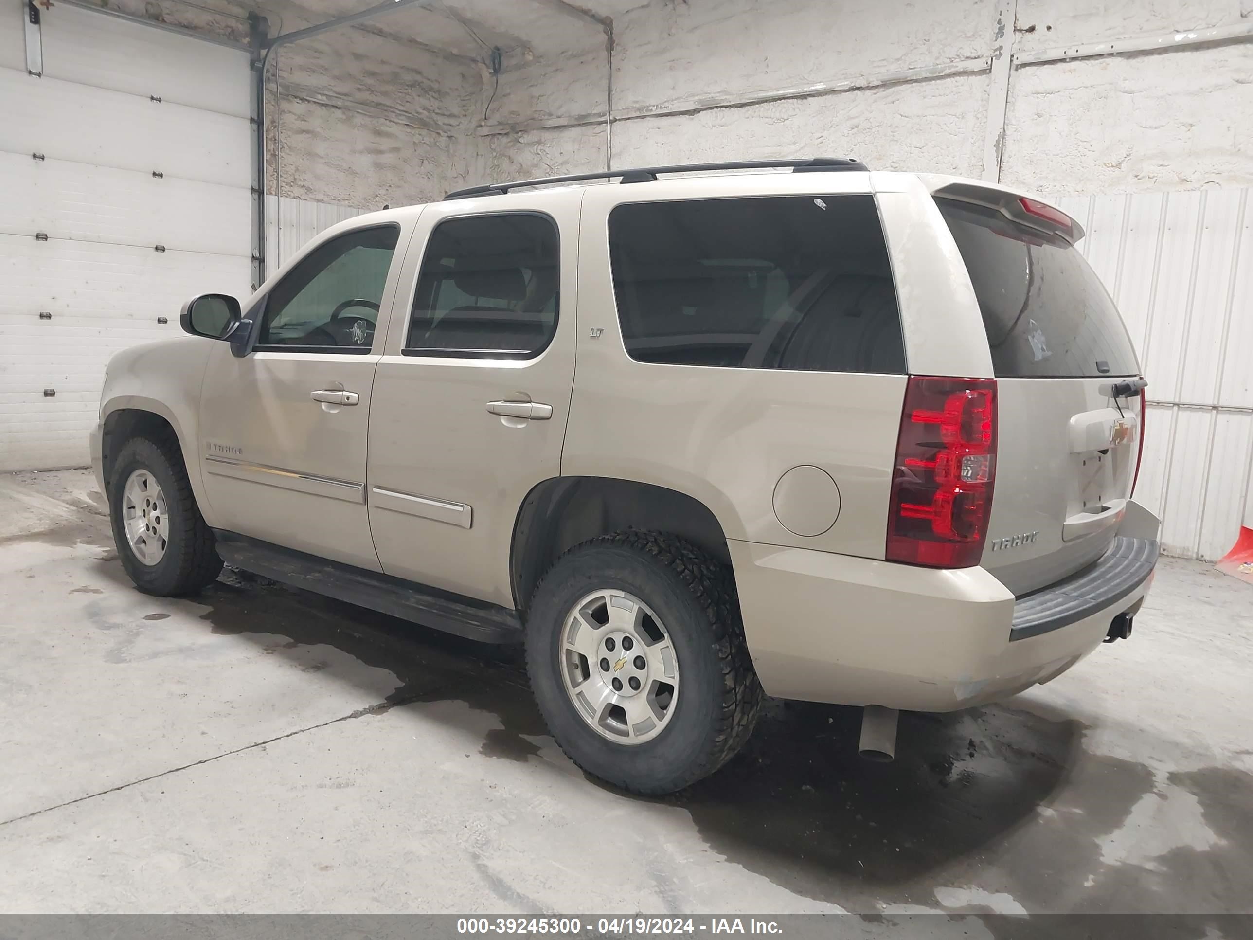 Photo 2 VIN: 1GNFK13017R164814 - CHEVROLET TAHOE 