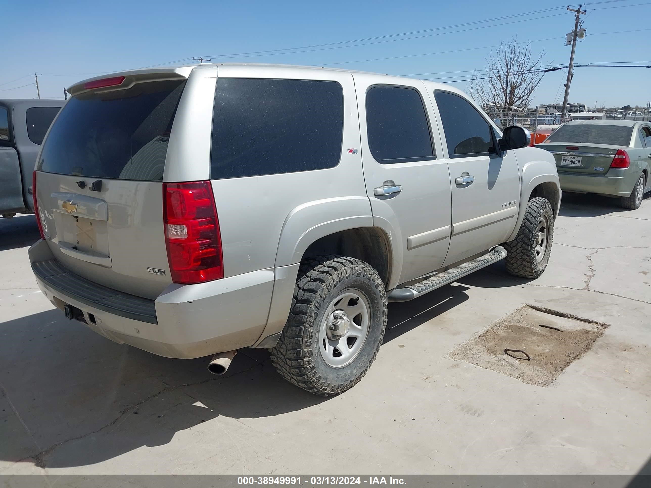 Photo 3 VIN: 1GNFK13017R364799 - CHEVROLET TAHOE 