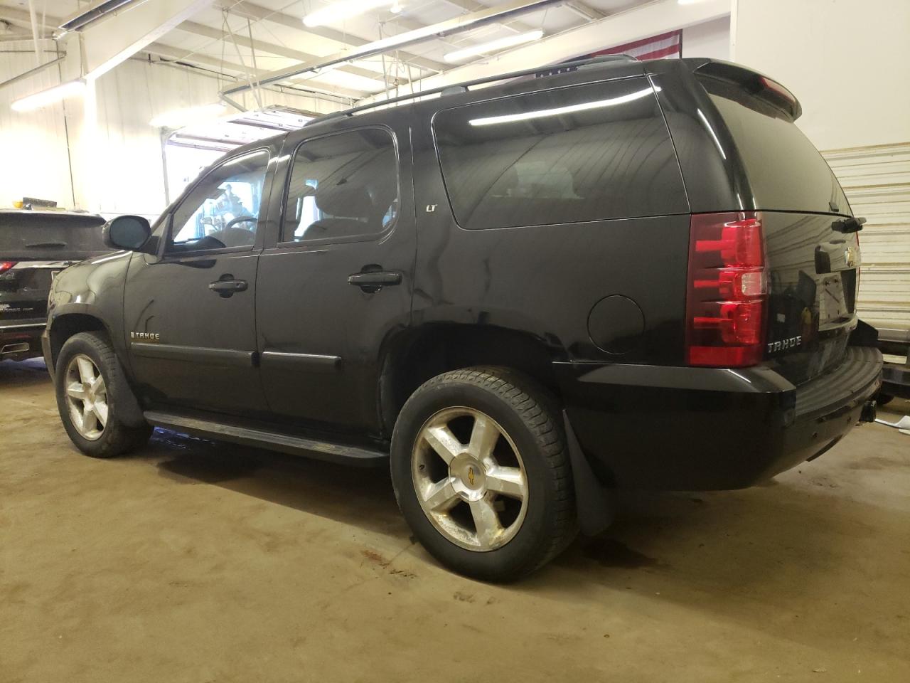 Photo 1 VIN: 1GNFK13017R370845 - CHEVROLET TAHOE 