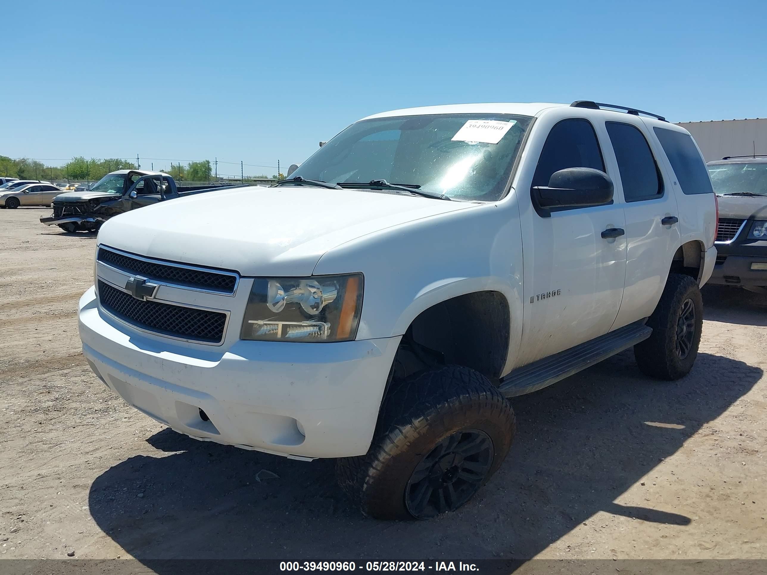 Photo 1 VIN: 1GNFK13018J230181 - CHEVROLET TAHOE 