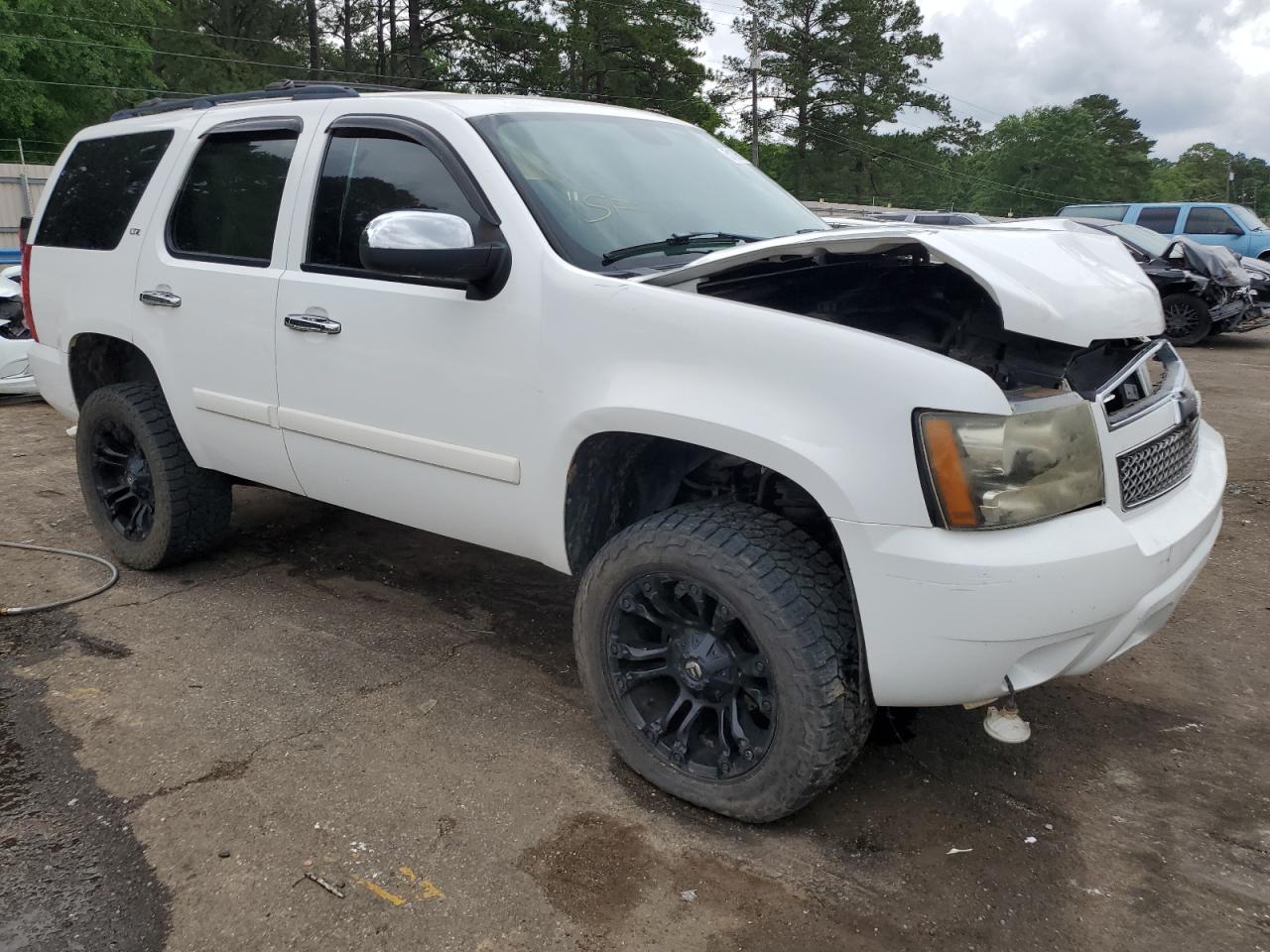 Photo 3 VIN: 1GNFK13018R119521 - CHEVROLET TAHOE 