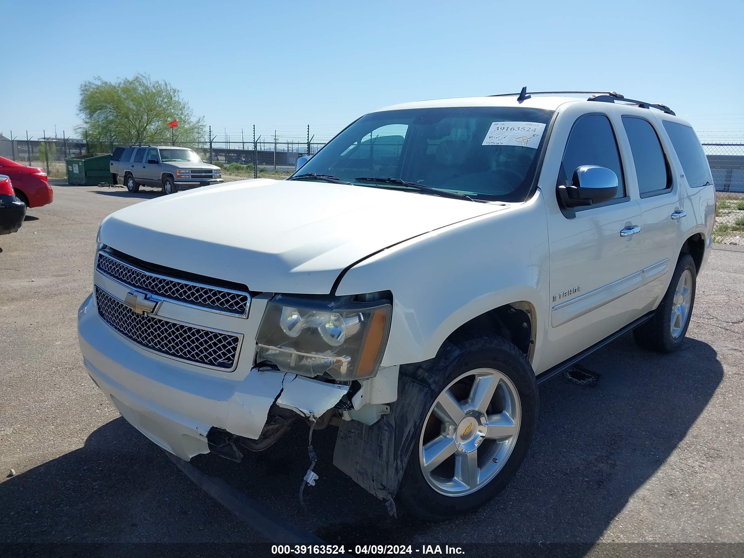 Photo 1 VIN: 1GNFK13018R219666 - CHEVROLET TAHOE 