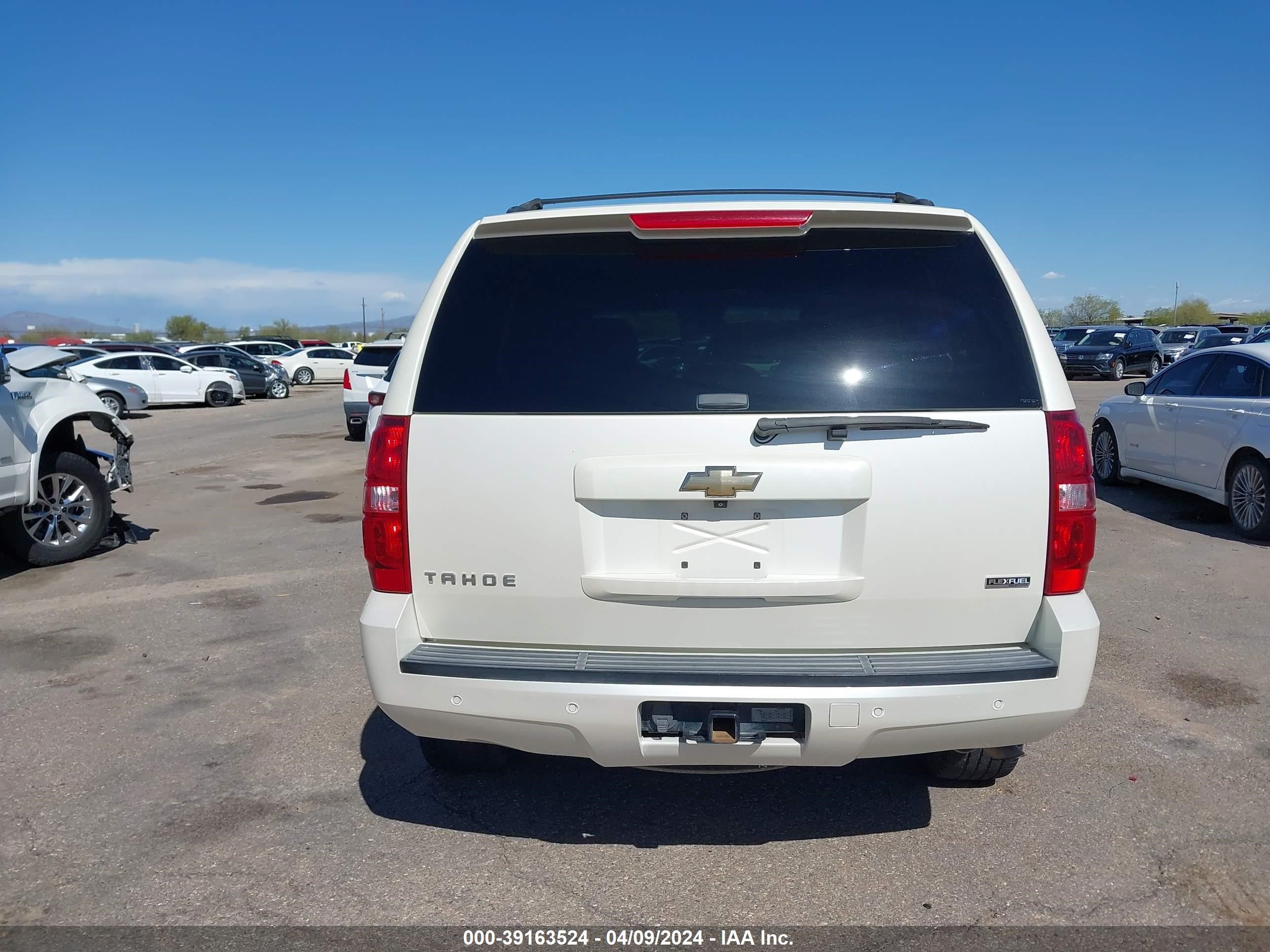 Photo 16 VIN: 1GNFK13018R219666 - CHEVROLET TAHOE 