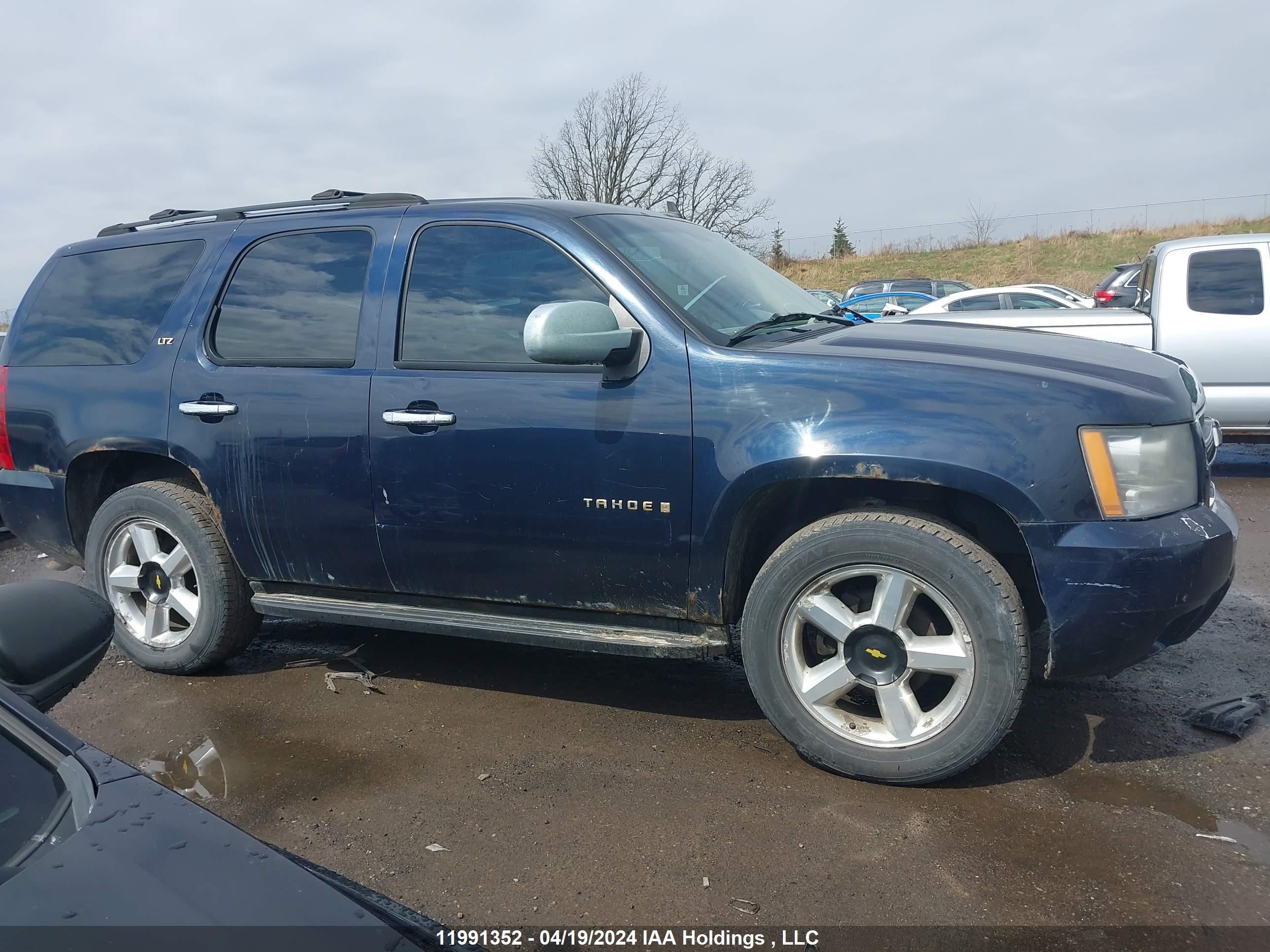 Photo 12 VIN: 1GNFK13027J142349 - CHEVROLET TAHOE 