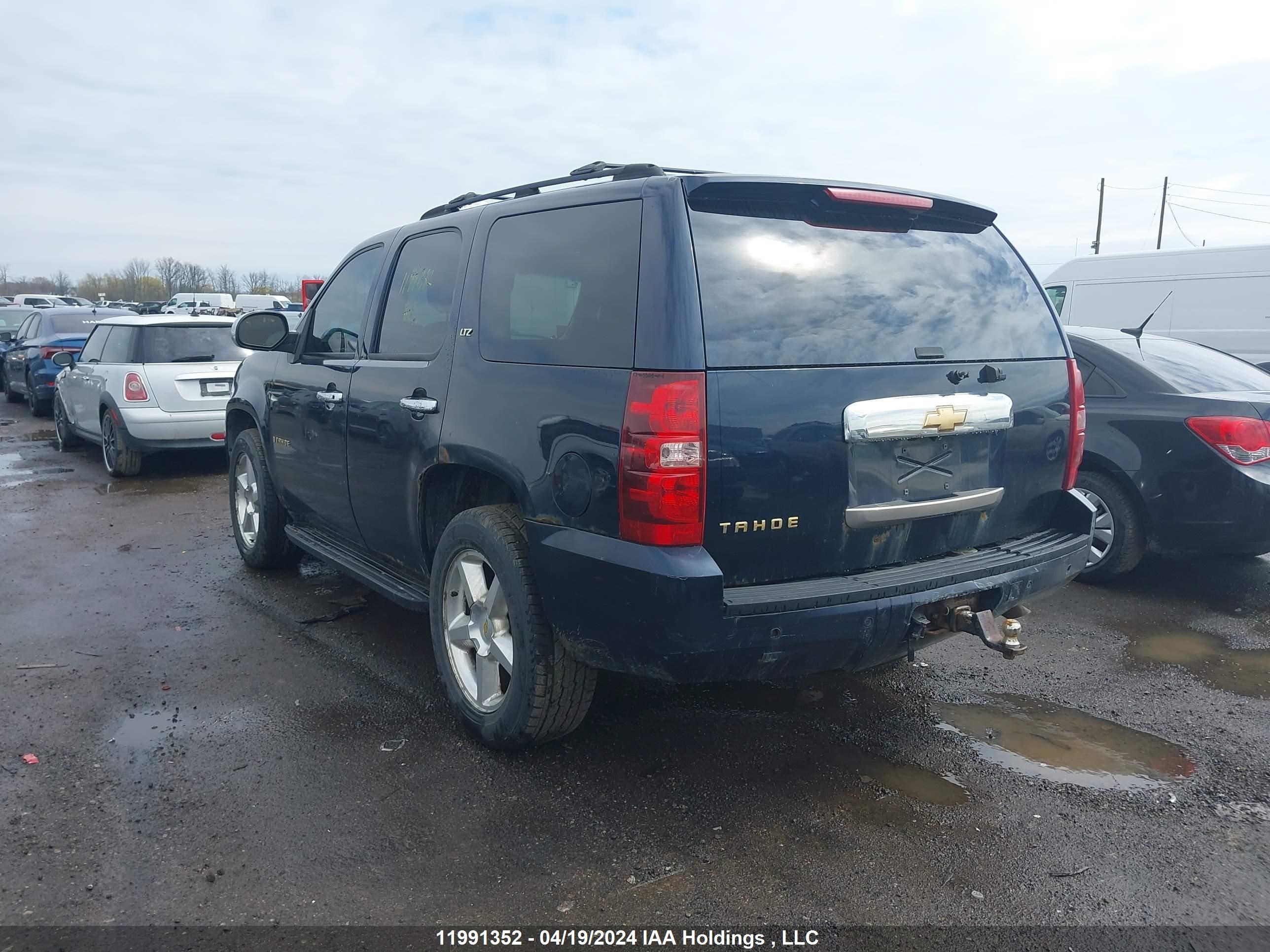 Photo 2 VIN: 1GNFK13027J142349 - CHEVROLET TAHOE 