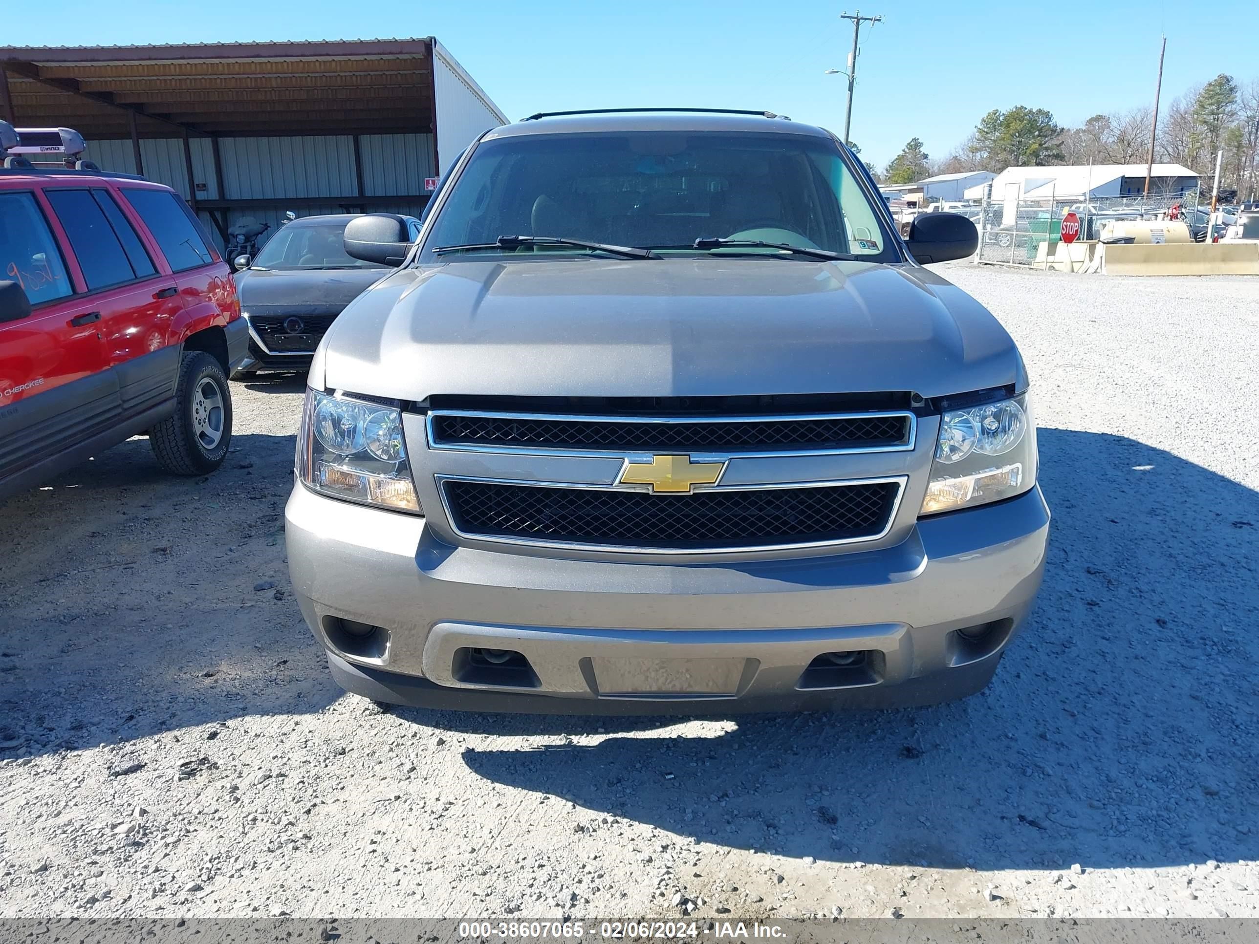 Photo 11 VIN: 1GNFK13027J308630 - CHEVROLET TAHOE 