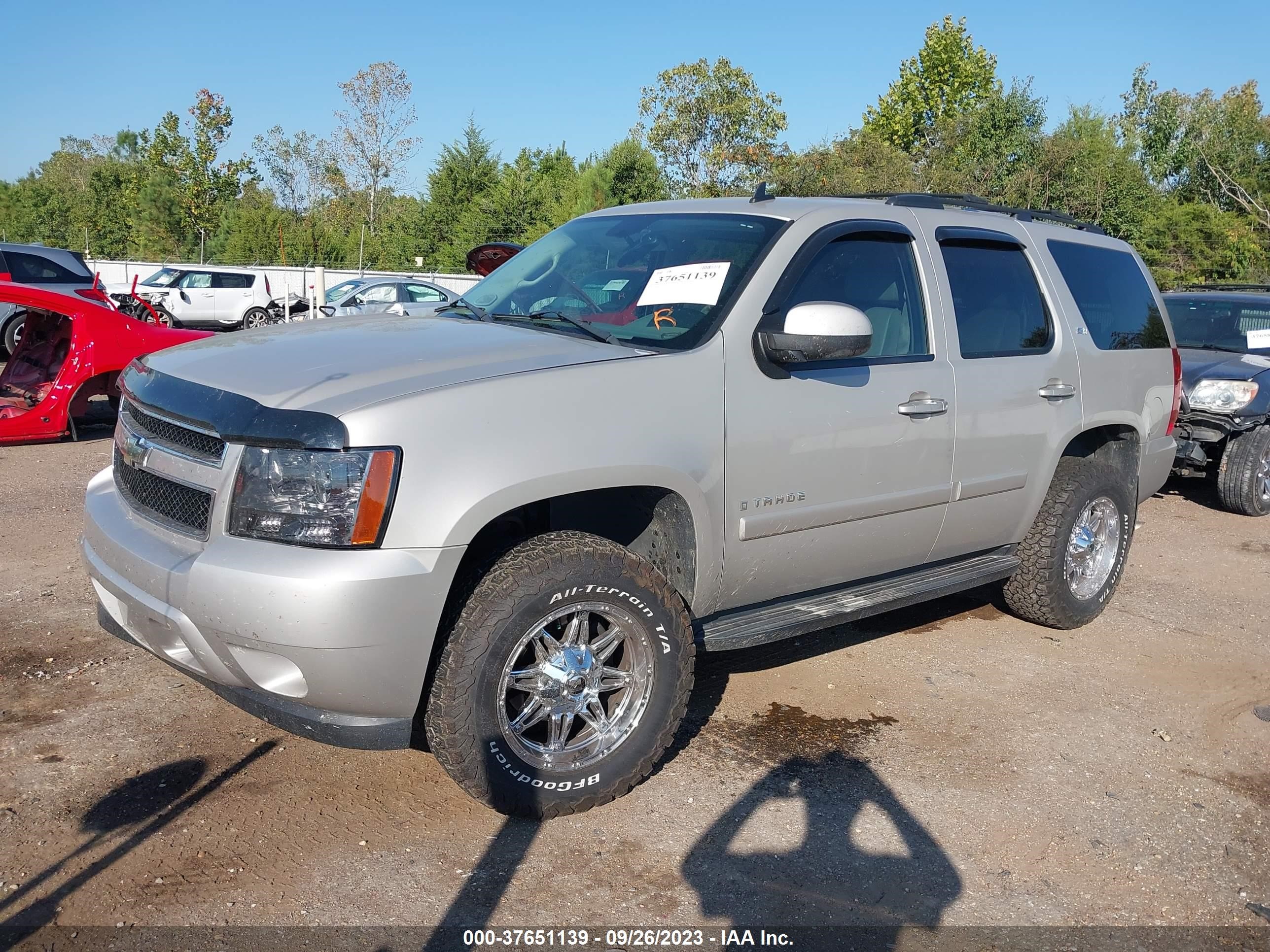 Photo 1 VIN: 1GNFK13027J393498 - CHEVROLET TAHOE 