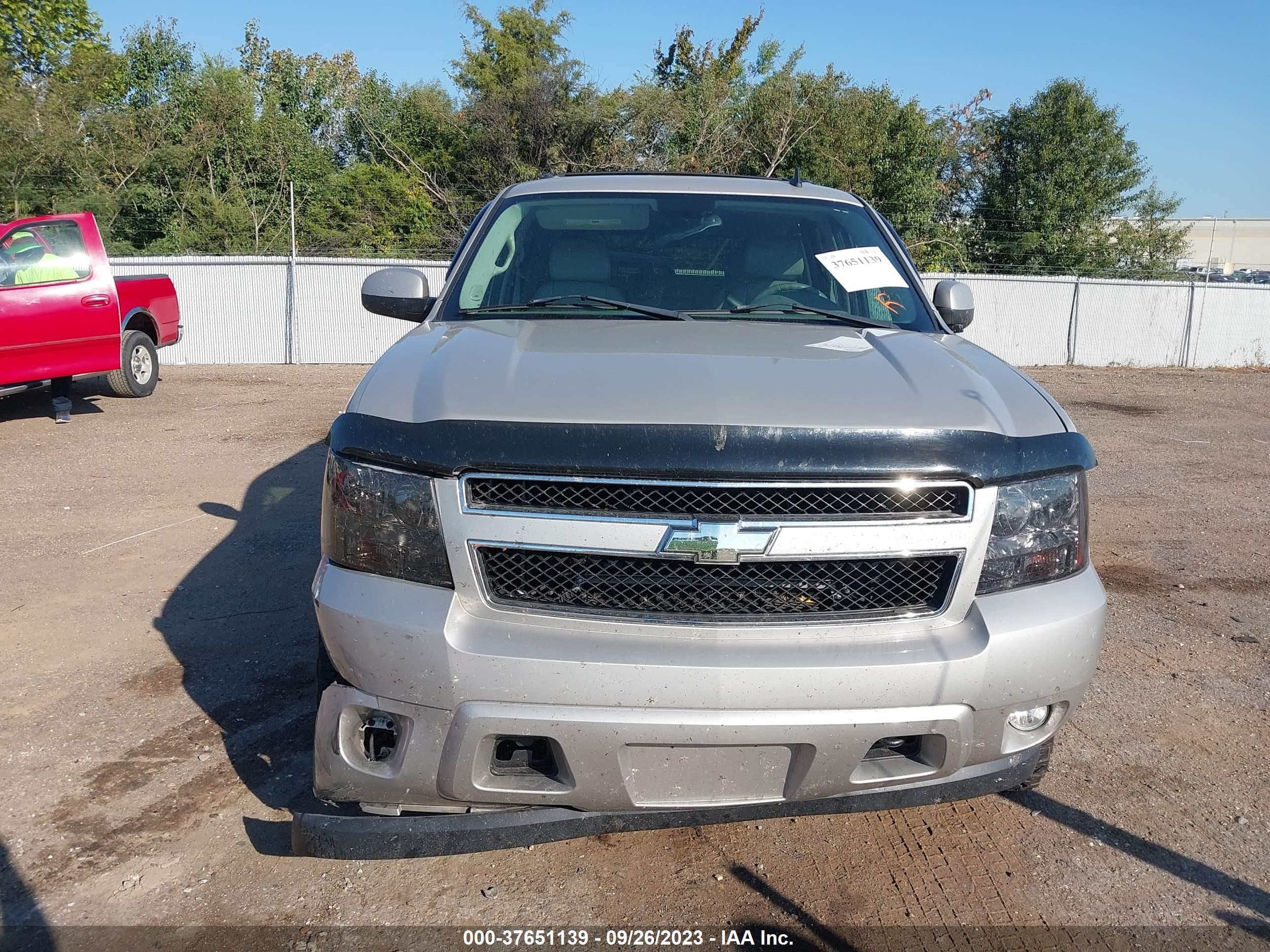 Photo 11 VIN: 1GNFK13027J393498 - CHEVROLET TAHOE 