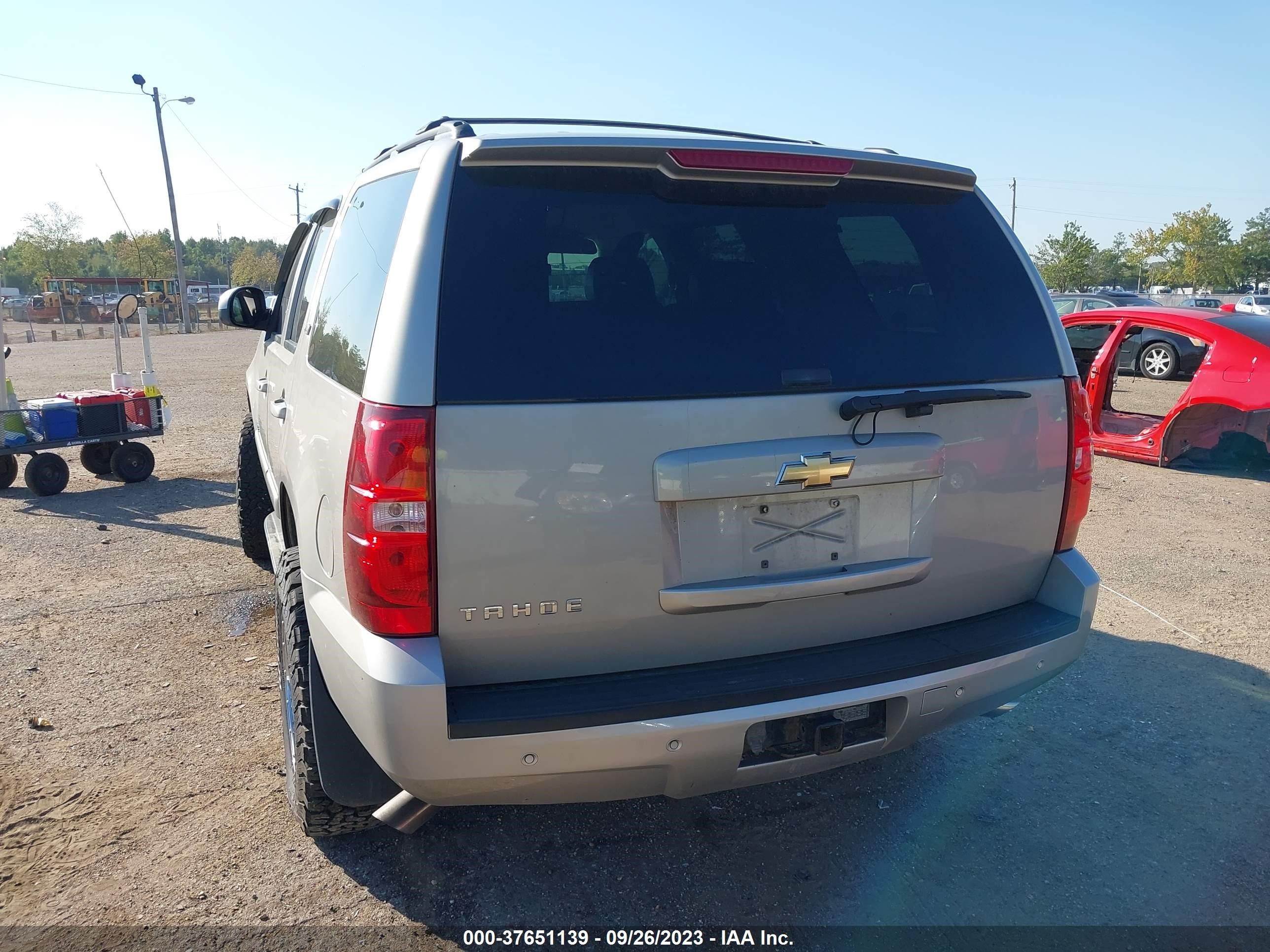 Photo 15 VIN: 1GNFK13027J393498 - CHEVROLET TAHOE 