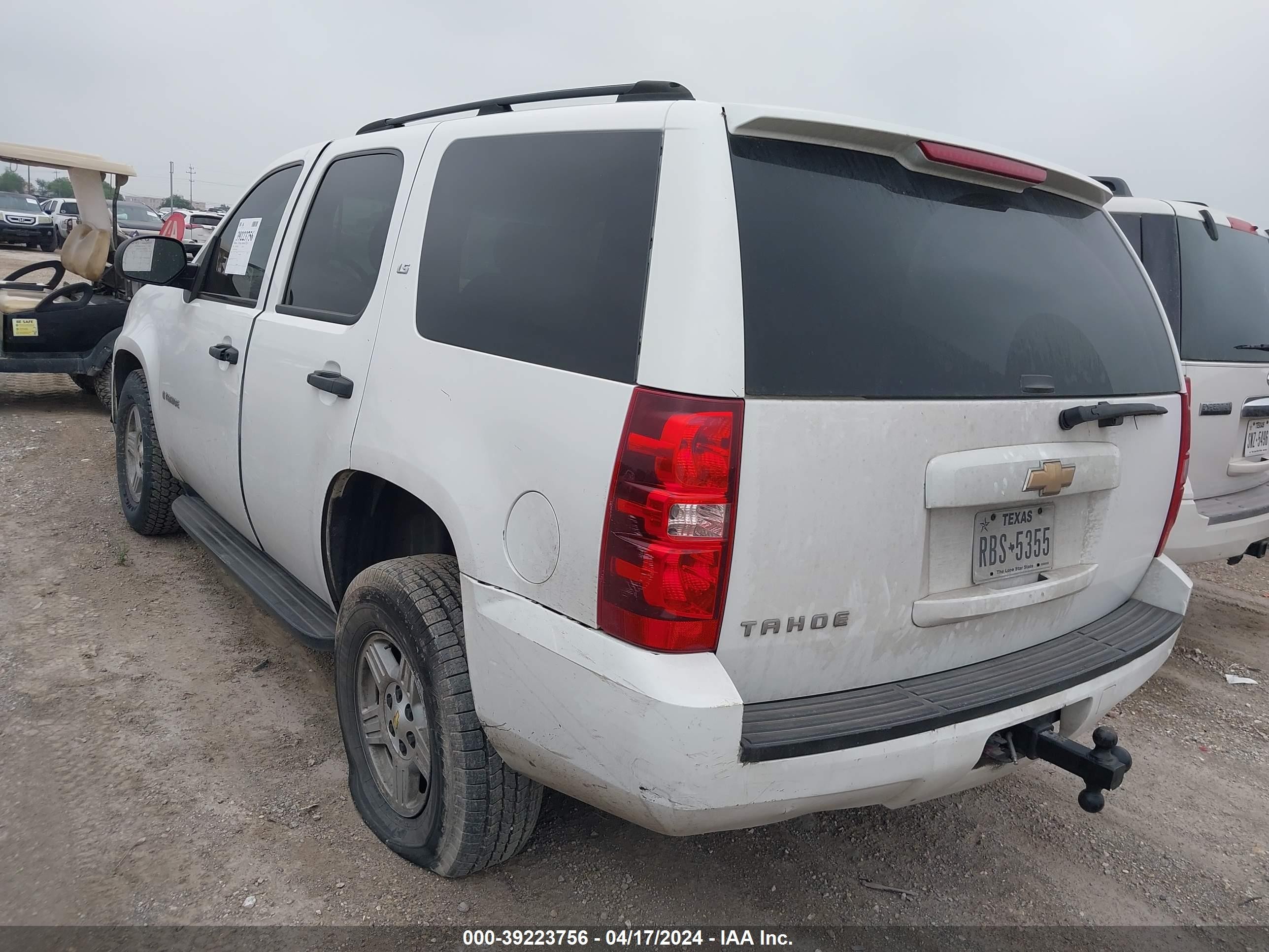 Photo 2 VIN: 1GNFK13027R105402 - CHEVROLET TAHOE 