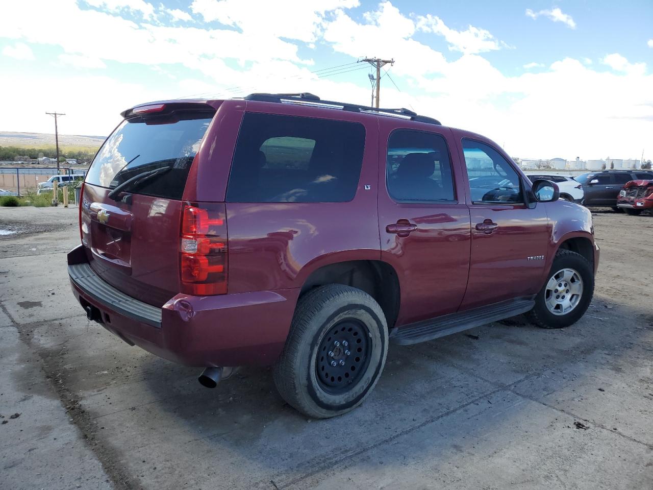 Photo 2 VIN: 1GNFK13027R149349 - CHEVROLET TAHOE 