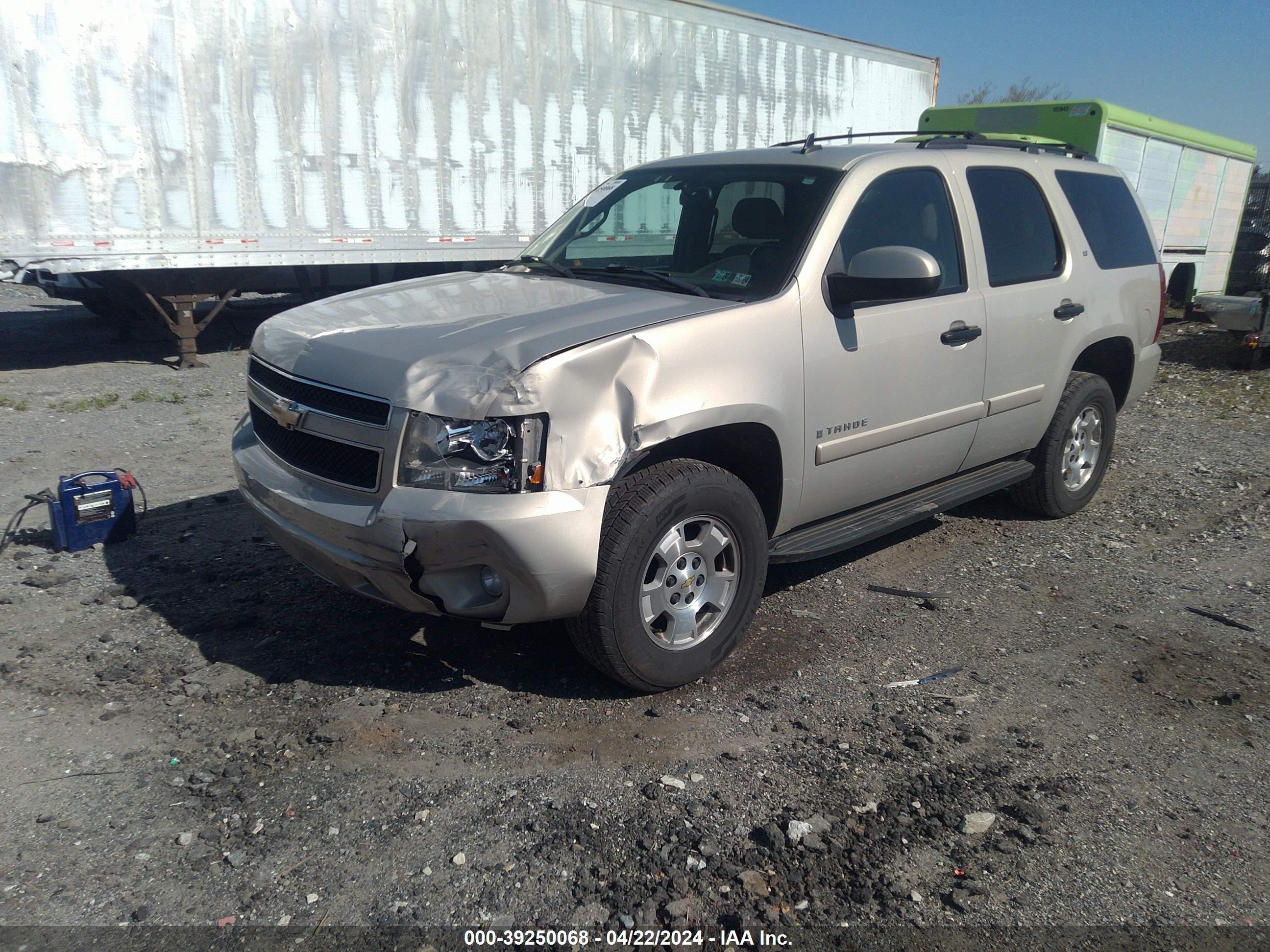 Photo 1 VIN: 1GNFK13028R136960 - CHEVROLET TAHOE 